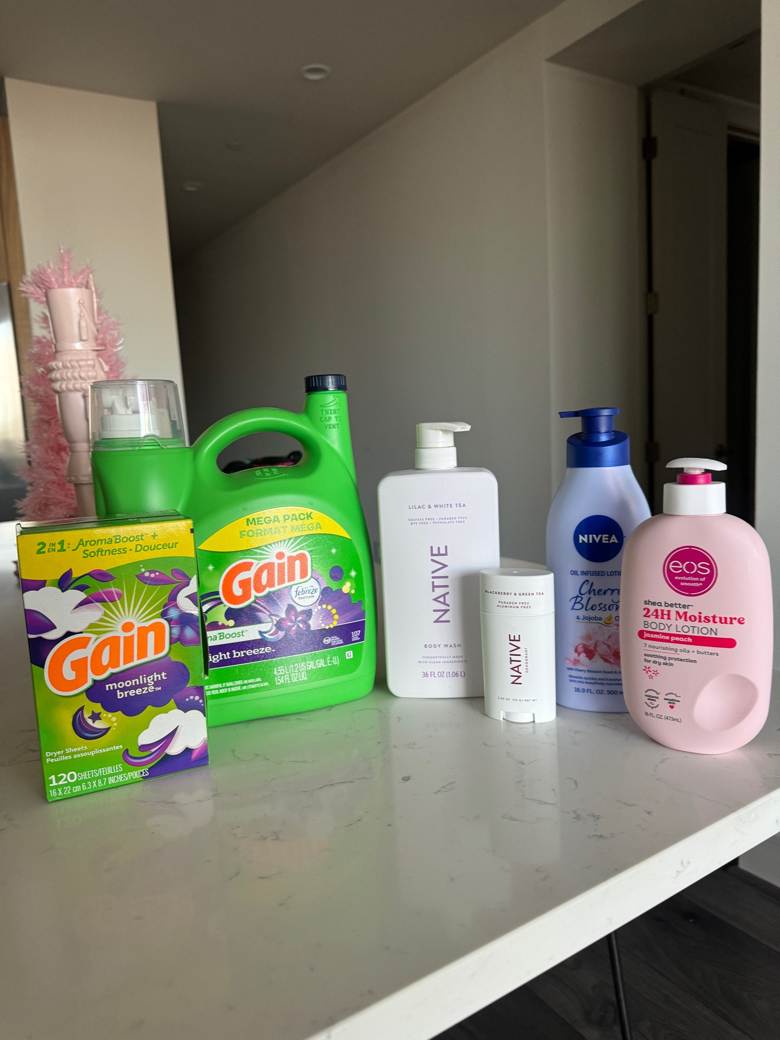 My non perfume smell good must haves! + glamour wash  🎀 I am a floral , clean scent, and little hint of vanilla lover. If you’re a vanilla girl this isn’t for you😂🩷