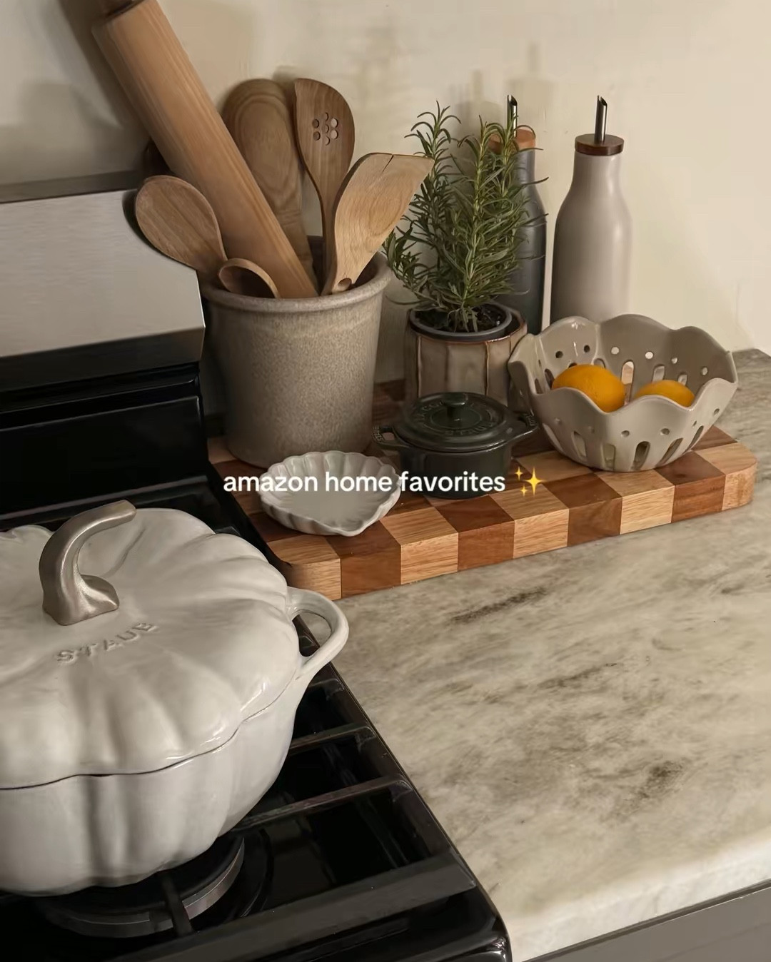 Amazon home favorites!! 🤎 


Amazon home finds, home finds, amazon home decor, Amazon kitchen finds, kitchen essentials, aesthetic home decor