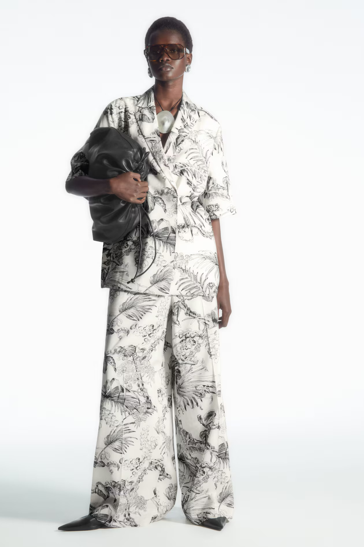 BOTANICAL-PRINT PANTS - WHITE / LEAF PRINT | COS (AU)