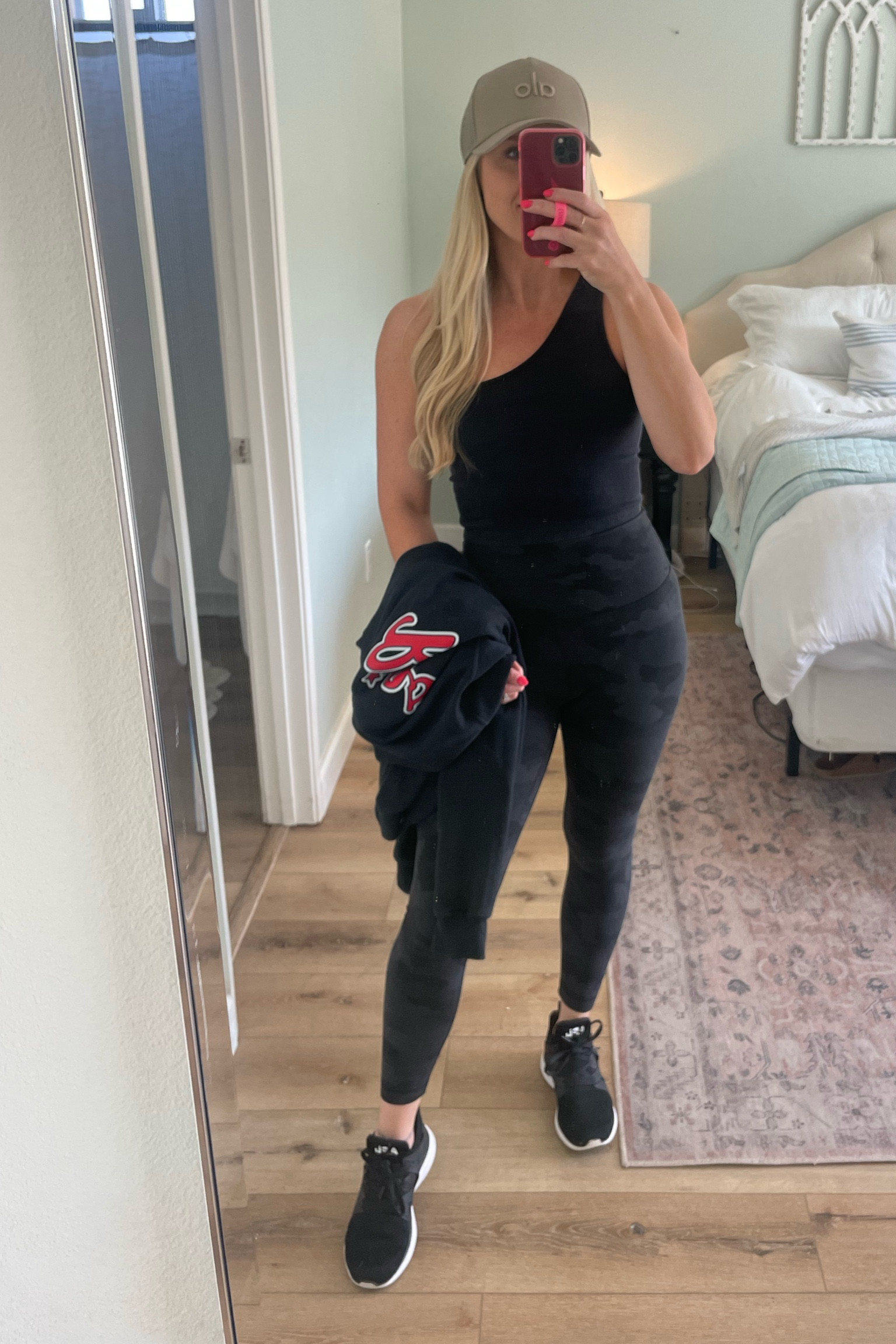 Baseball mom life.
S top
4 leggings 
Hat is one size 