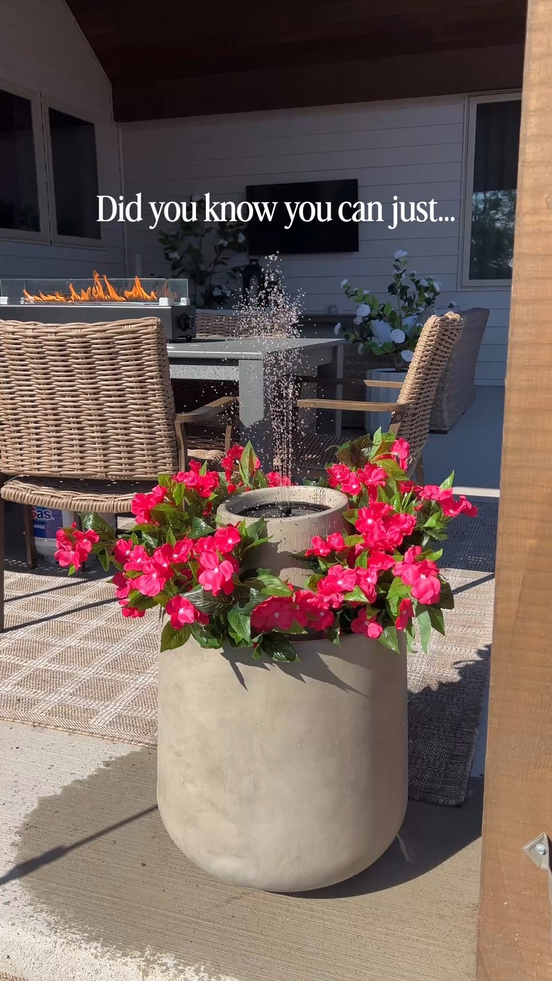 Solar patio planter!

Patio decor 
Patio design 
Patio furniture

#LTKHome