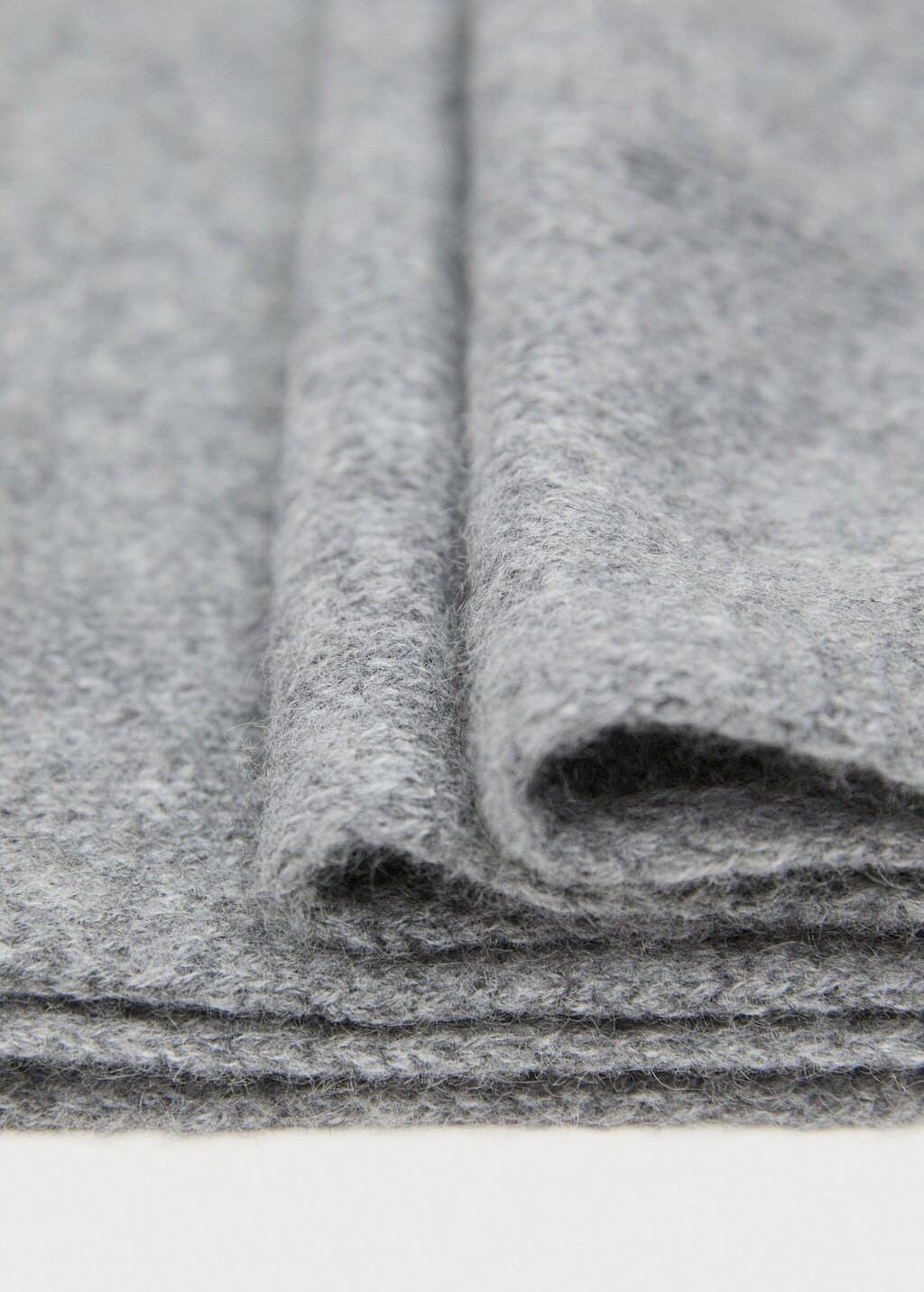 100% cashmere scarf - Women | MANGO USA | Mango (US/MX/AU)