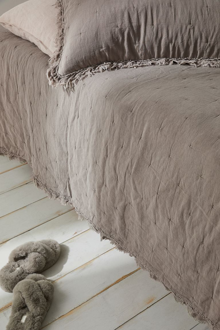 Ruffle-trimmed Cushion Cover | H&M (US + CA)