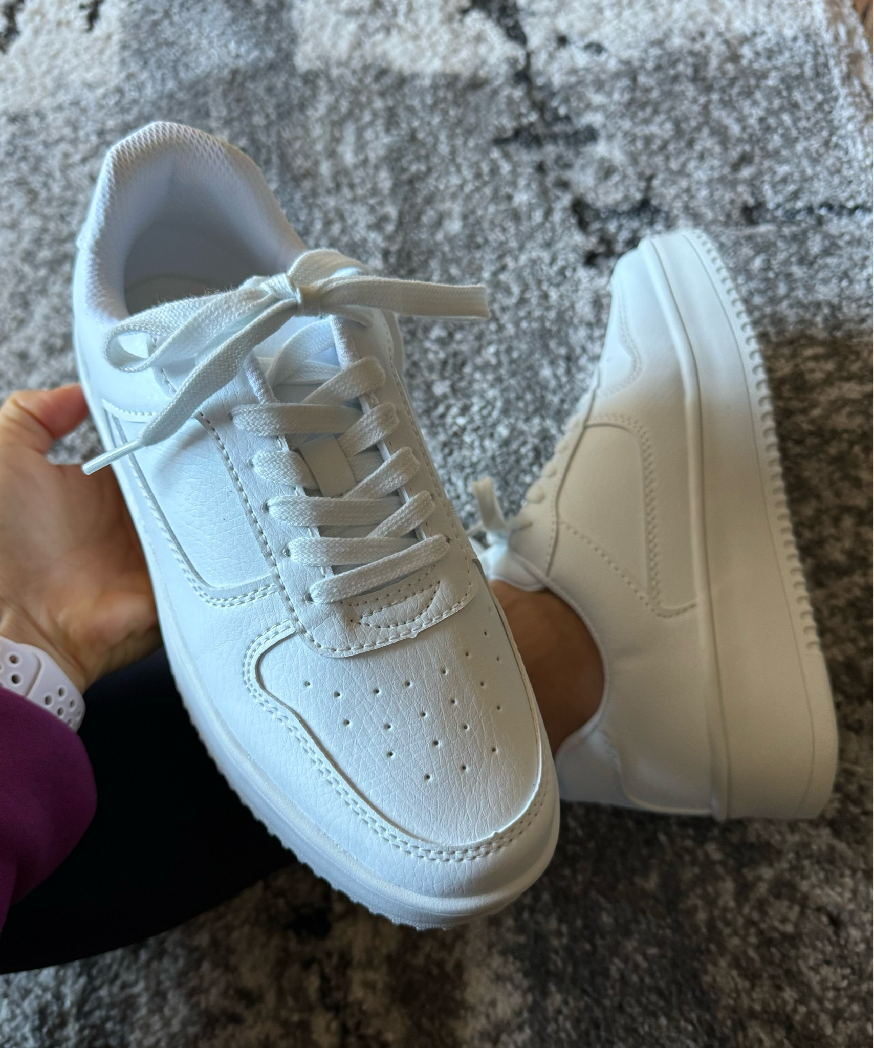 These are best $17 white sneakers from @walmart!