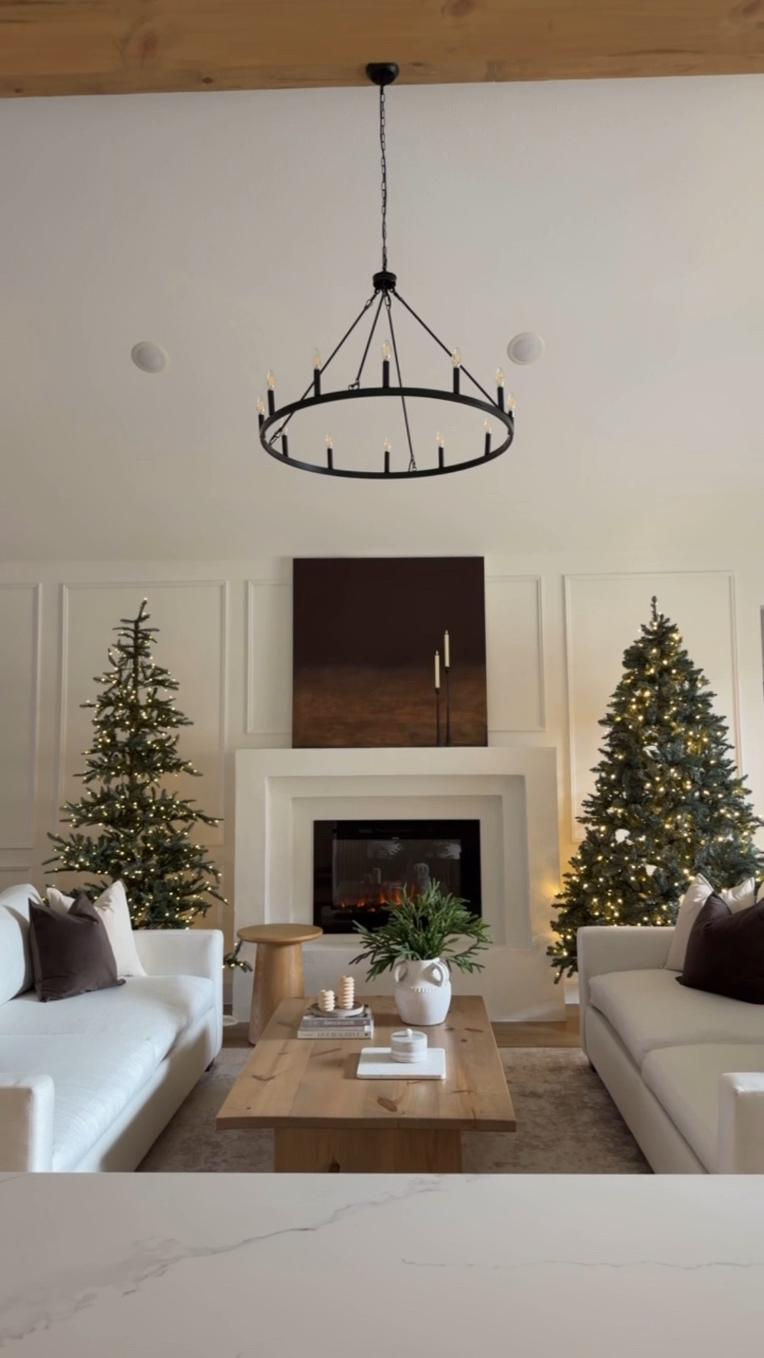 Holiday magic hits different when the house is decorated and deep cleaned ✨🎄
Everything feels so cozy, sparkly, and straight out of a dream.
#HolidayDecor #HolidayMagic #CozyHome #HomeGlowUp #DeepClean CleanWithMe CleanTok DecorTok HomeTok WinterAesthetic FestiveVibes ThatCleanFeeling DreamHome LuxuryHome InstaReels ReelsViral TikTokReels FYP ForYou ForYouPage

#LTKHome #LTKHoliday