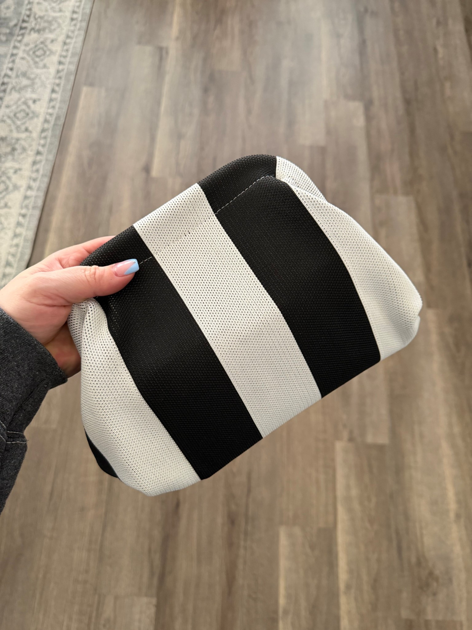 Trend alert 🚨 So chic and classic. This clutch is the perfect accessory. Only $25! 

#LTKSaleAlert #LTKTall