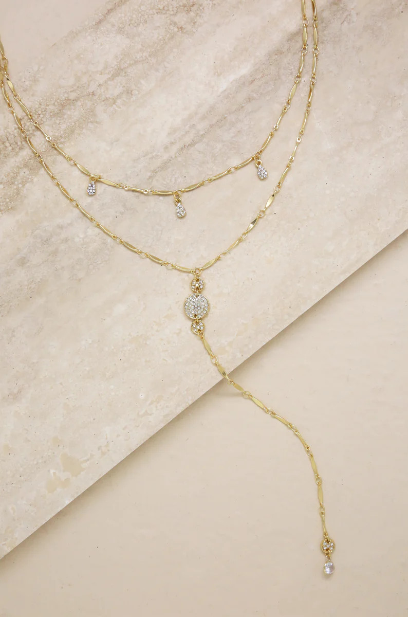 Carmine Layered Crystal Lariat Necklace | Ettika