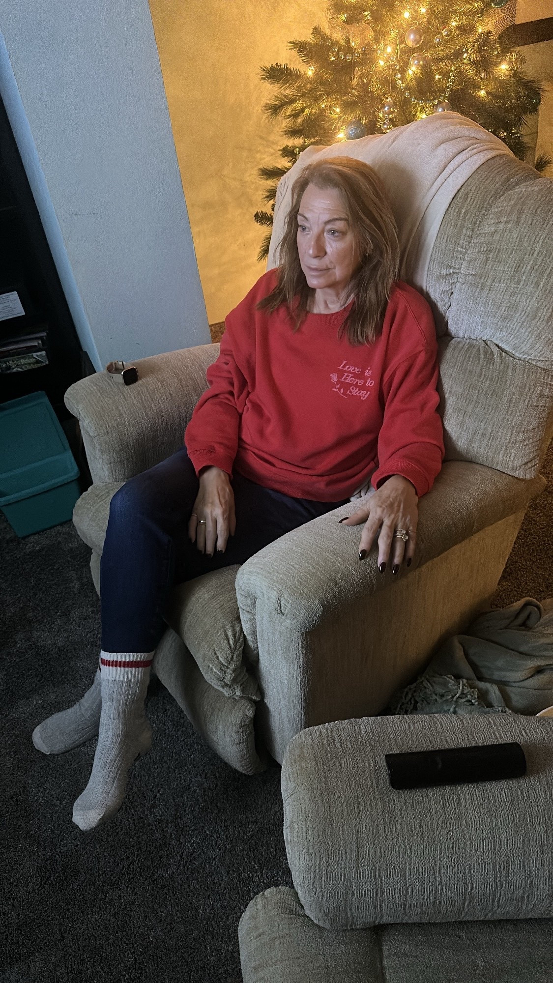 Watching football in my American Eagle warm and comfy clothes!
#americaneagle # jeans # sweatshirt #socks

#LTKSeasonal #LTKdayinmylife