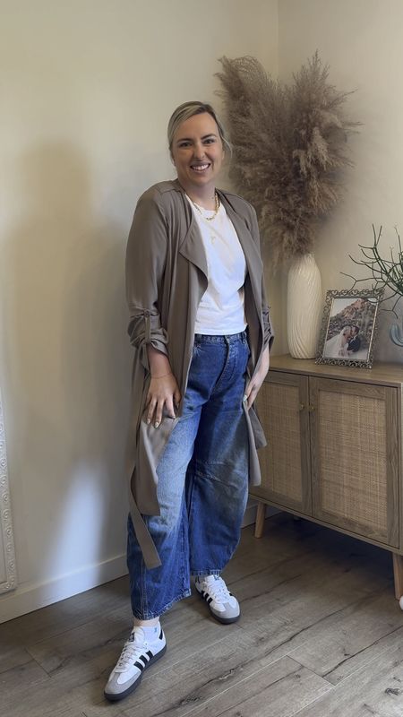 Mom outfit 
Midsize outfit
Barrel jeans
Aritzia jacket

Size large tops
Jeans 30

#LTKfindsunder100 #LTKmidsize #LTKstyletip