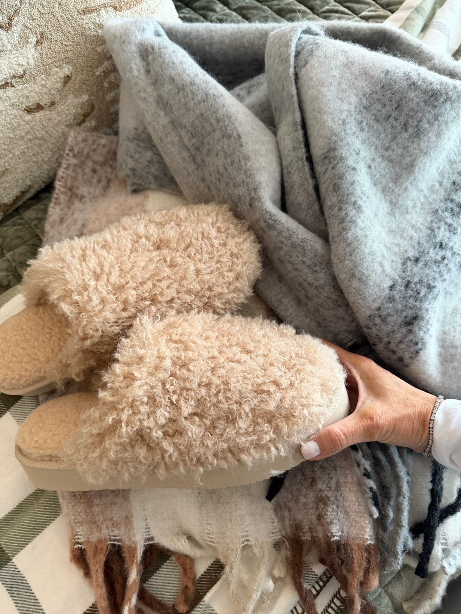 Cozy Walmart finds, winter essentials, fuzzy slippers, soft scarf, gifts for her, gifts for you, themominstylee

#LTKSeasonal #LTKFindsUnder50 #LTKHoliday