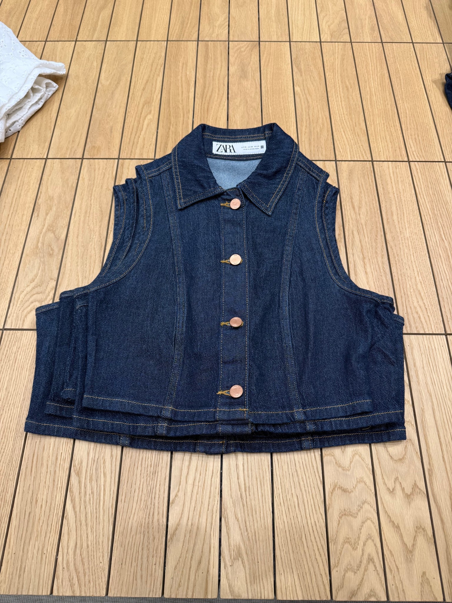 Zara Denim Waistcoat❤️‍🔥
Tags: cropped shirt gold button design new in polo collar sleeveless vest fashion spring summer inspo outfit ideas chic women’s style matching double denim midi skirt city break date night capsule wardrobe essential

#LTKspring #LTKsummer