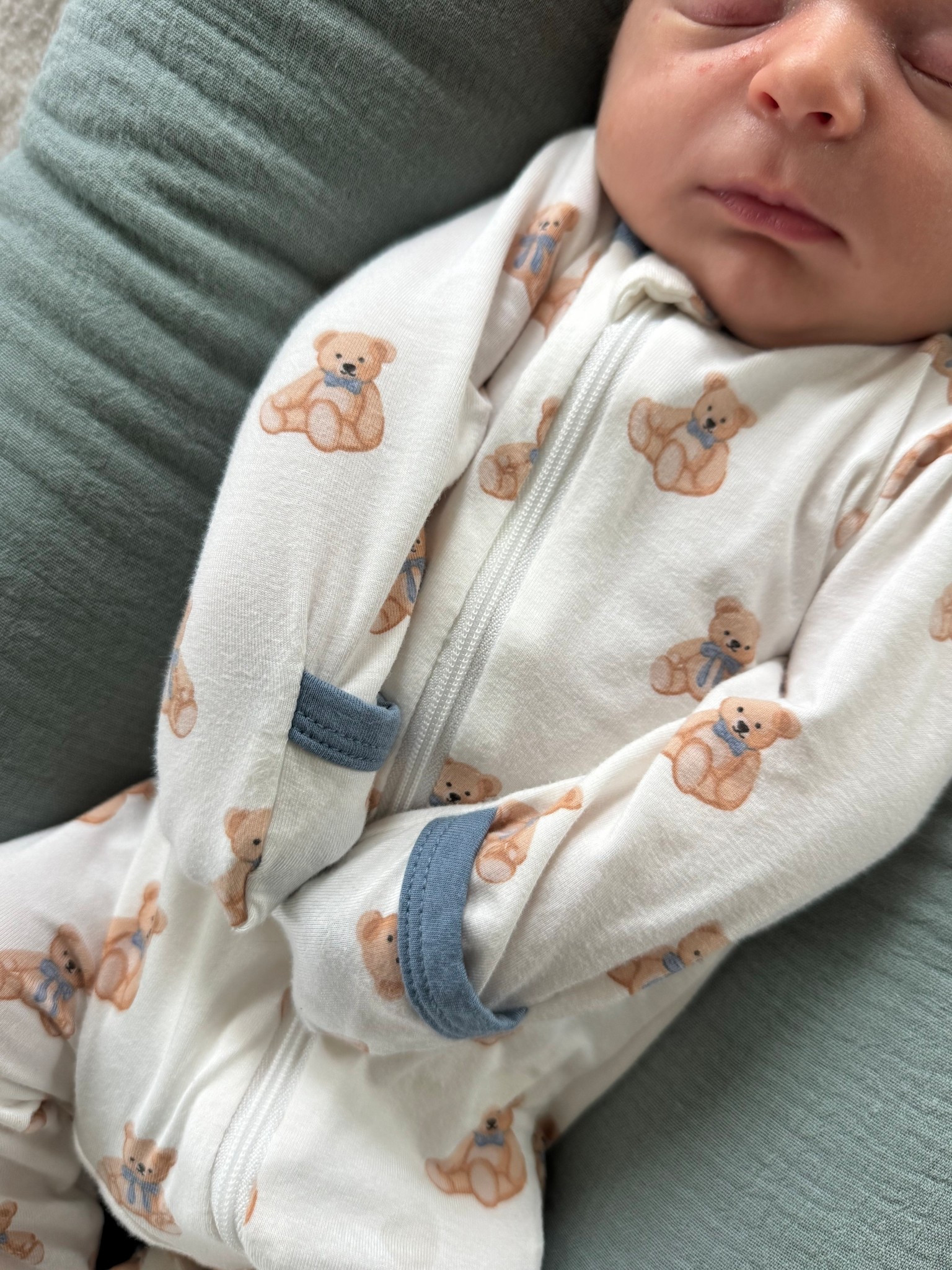 my favorite teddy bear onesie! So so soft and adorable. Love the double zipper and mitten cuffs! 

#LTKBaby