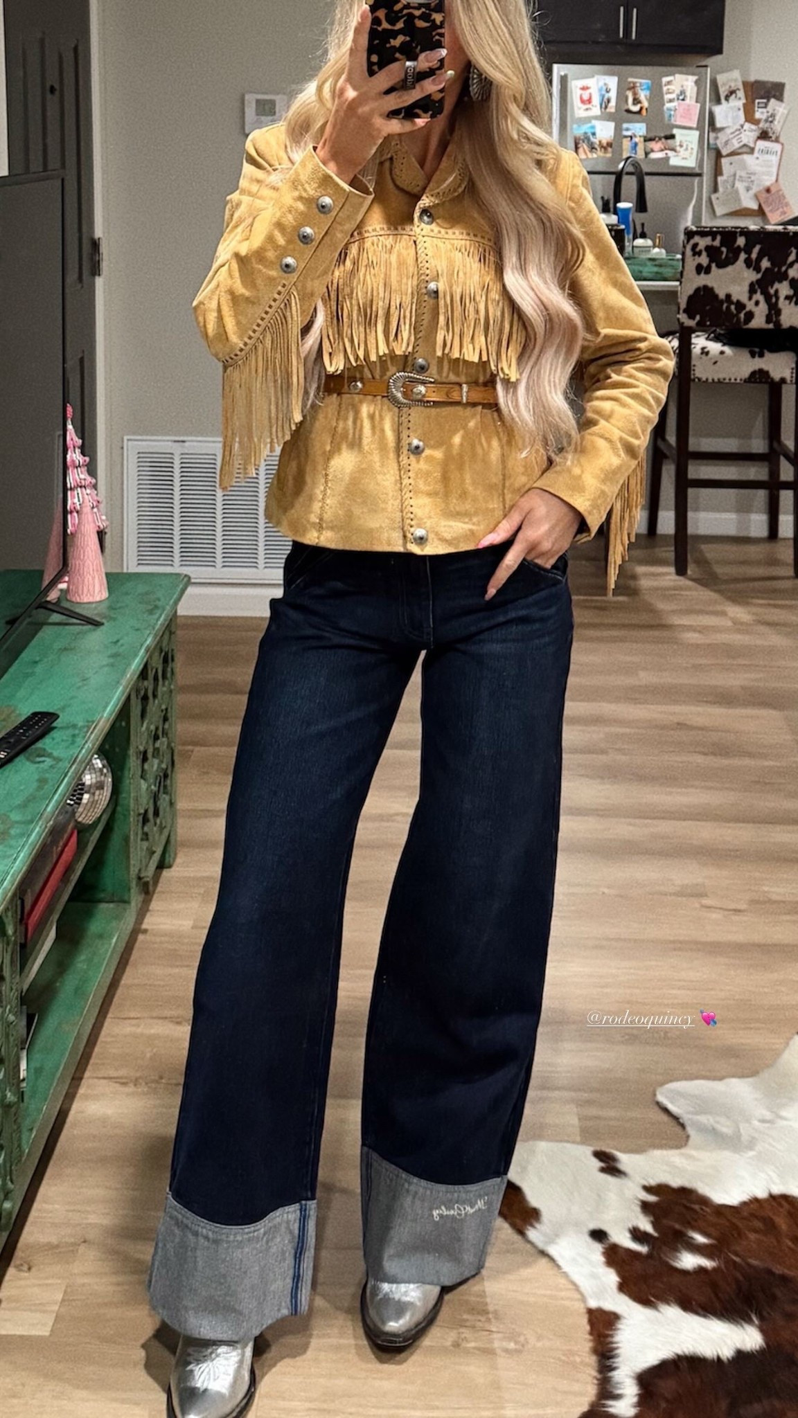 western fit of my dreams 
JEANS — from rodeo quincy use code MACKENZIEM to save 🤎
BOOTS - use code MACKENZIE10 w/ lane boots to save 🩵

#LTKHoliday #LTKootd #LTKSeasonal
