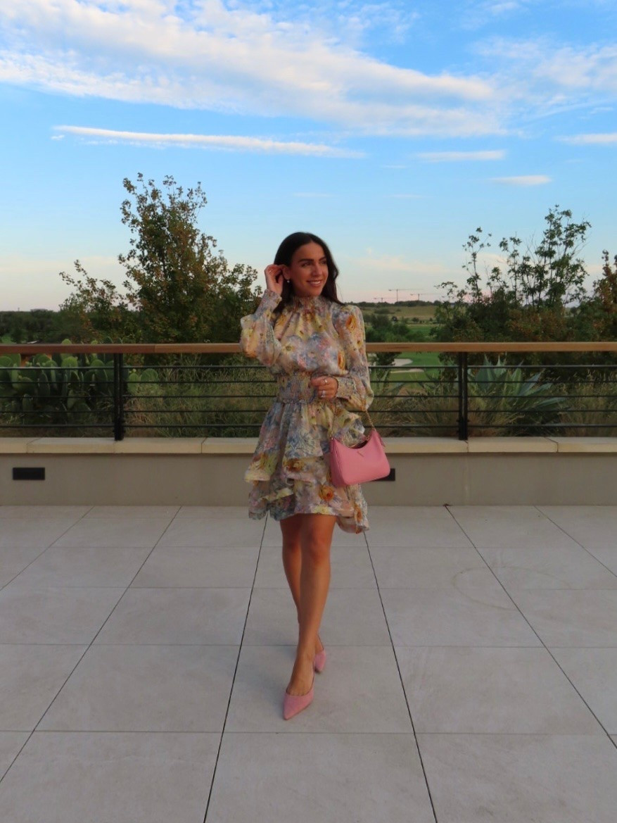 Wearing size XS in dress!

#LTKCon #LTKootd #LTKPetite