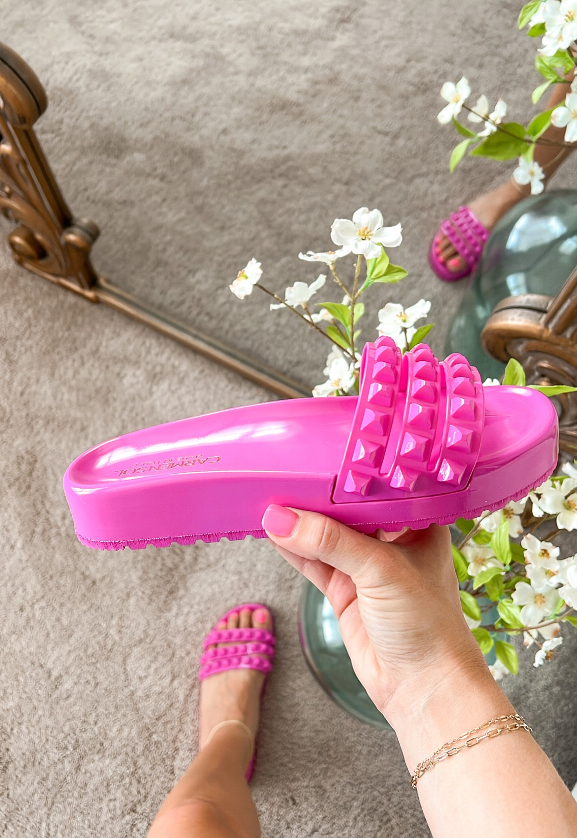 Pink slides true to size! Fit is so good!! If in between go up! 

#LTKshoecrush #LTKunder50 #LTKunder100