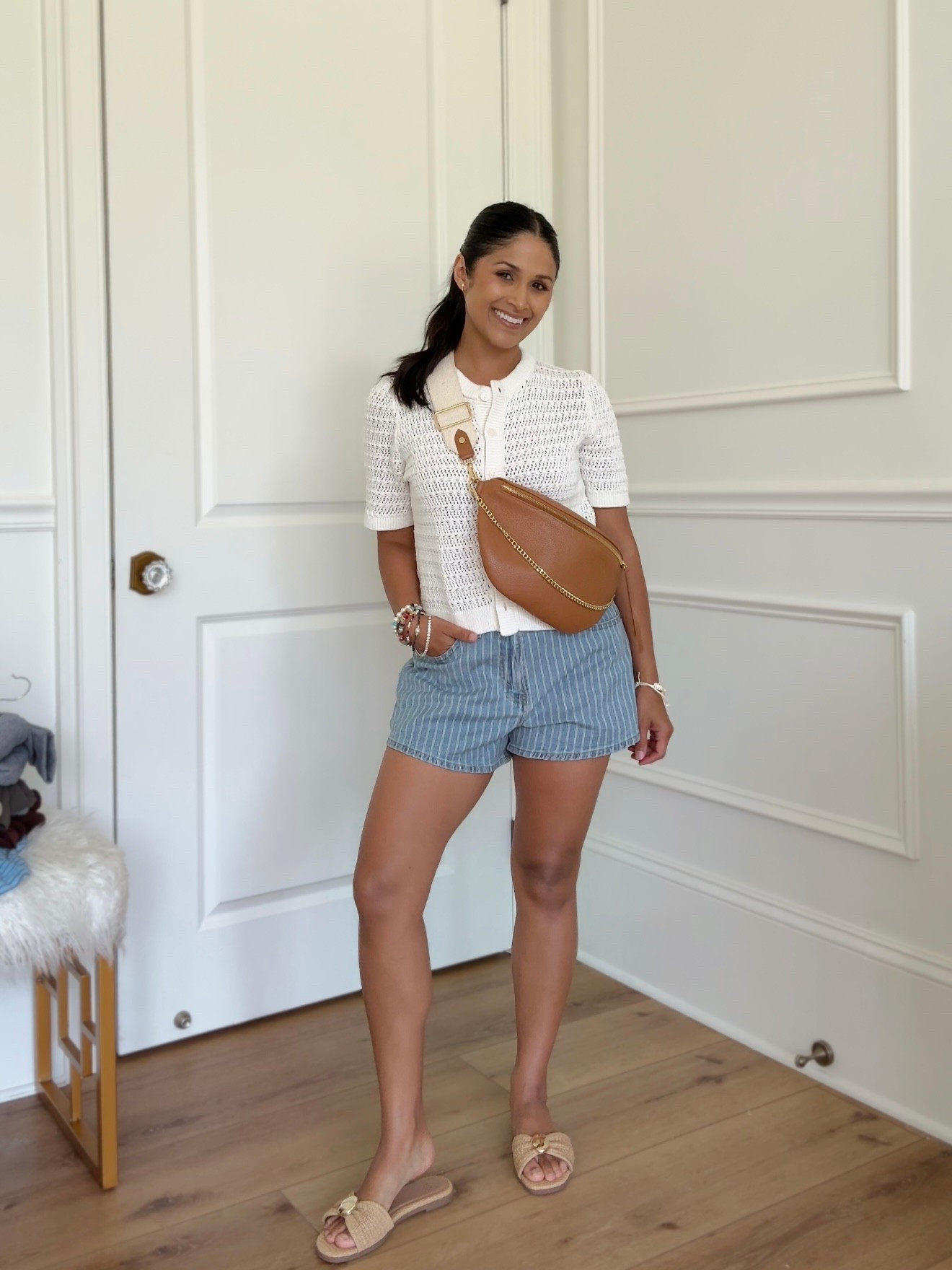 These linen blend shorts from @abercrombie are so cute and comfy. Currently on sale and they come in more washes.
#abercrombie #momoutfit 



#LTKootd