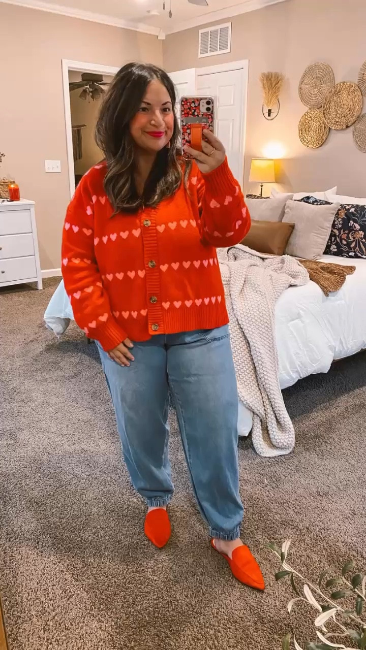 Celebrating Valentine’s Day in style with comfy + cute outfits that don't break the bank! 💕
mules: fit true to size // wearing a 5
jogger jeans: fit true to size // wearing a large
cardigan: fits true to size // wearing a large (slightly cropped fit) 

 

#LTKWatchNow #LTKSeasonal #LTKStyleTip