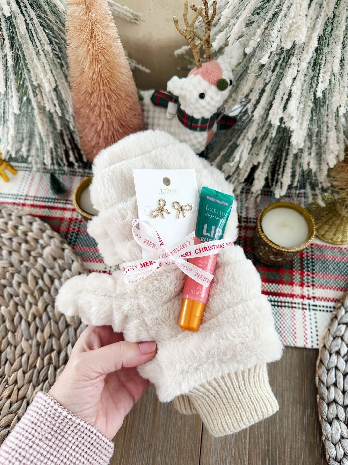 You all suggested I add a lip gloss or a third item, so this is what it would look like as a GIFTING IDEA! 



#LTKGiftGuide #LTKselfcare #LTKHoliday