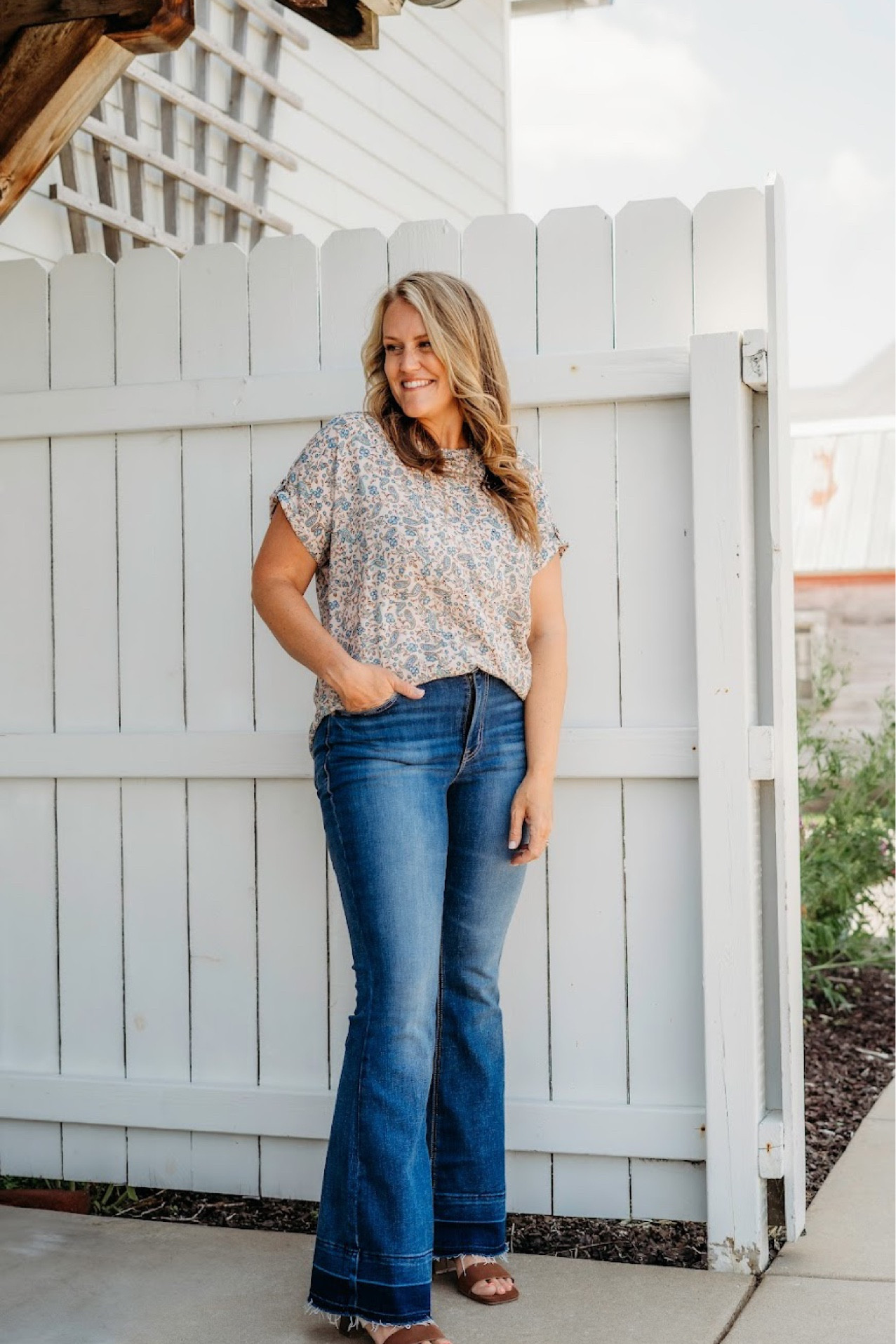 Casual outfit

Denim jeans  paisley blouse  heels  Maurices 

#LTKSeasonal #LTKshoecrush #LTKstyletip