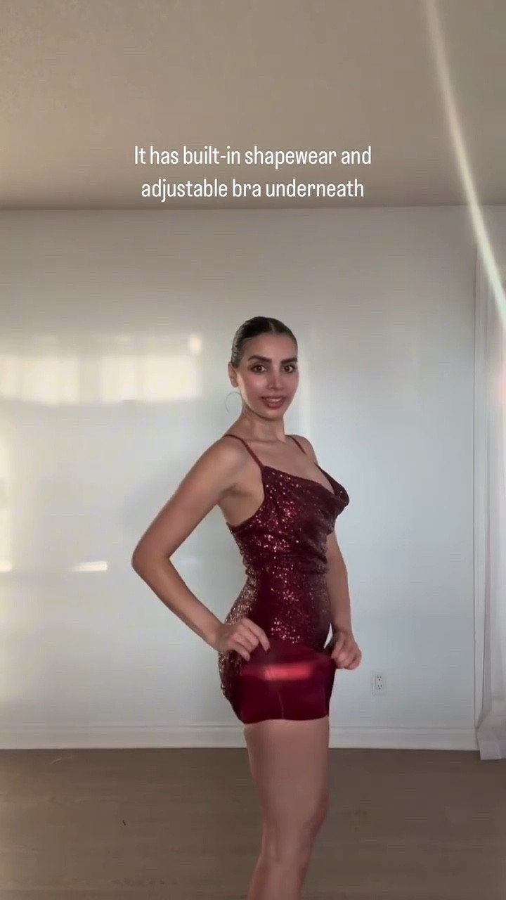 All-in-one dress doing all the work ✨
Built-in shapewear, seamless fit, no bra needed.
Get dressed. Done. @popilush 

15% off $120+ with ELENA15
20% off $150+ with ELENA20

#paidpartnership#sequindress#popilush#minidress