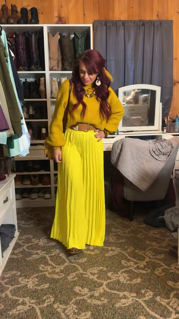 Monochromatic Sunshine. ☀️ When you can’t find the sun, be the sun! 
Sadly, my pants are sold out in yellow now, but I did link them since they are so good & still have other colors  
Sweater - thrifted, linking Poshmark & similar 
Pants - in a size S (run TTS) 

#LTKootd #LTKPetite #LTKgrwm