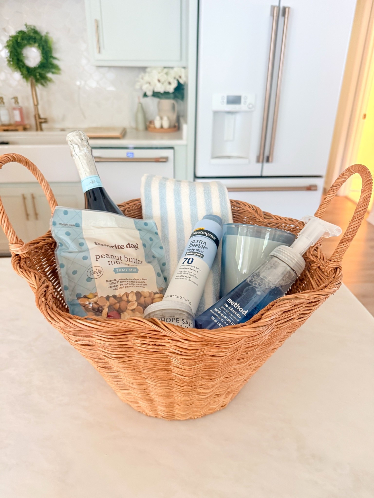 Housewarming gift - coastal aesthetic 





Target finds 
Target home
Wicker basket 
Blue home decor 
Gift basket

#LTKHome #LTKdayinmylife
