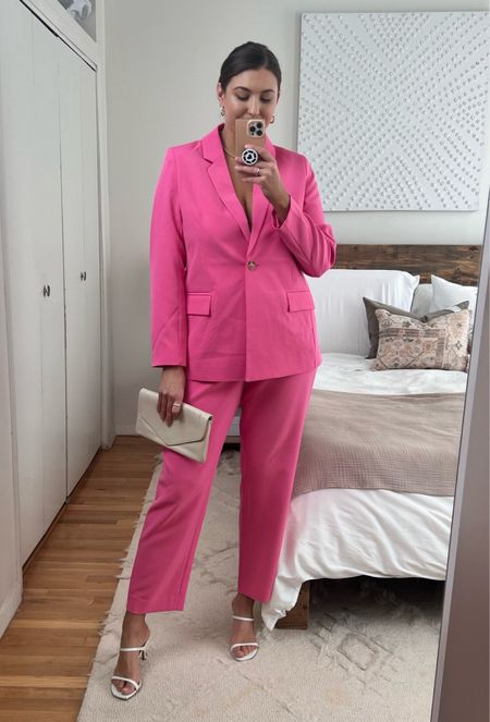 Amazon pink suit set blazer (size L) pants size (XL)



#LTKmidsize #LTKU #LTKSeasonal