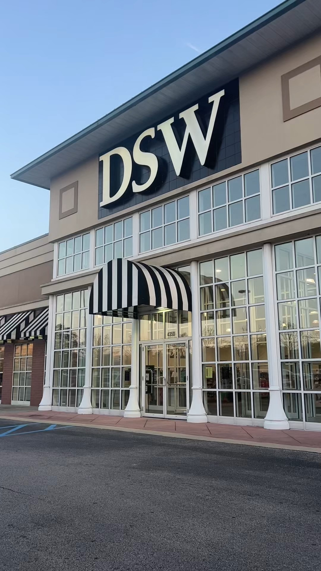🍂 Fall bags have entered the chat. From luxe textures to rich autumn hues, find the must-have handbags, crossbodies, and totes of the season — only at DSW. 👜✨ Tap to shop your new favorite fall accessory.
#DSWStyle #FallHandbags #ToteBagTrend #CrossbodySeason #DesignerLookForLess #FallFashionFinds #HandbagGoals #AutumnAccessories

Fall handbags 2025
Best fall handbags
Affordable fall handbags
Fall purse trends
Designer handbags for fall
Fall tote bags
Crossbody bags for fall
Vegan leather handbags
Fall handbags under $100
Where to buy fall handbags

#LTKFindsUnder100 #LTKSaleAlert #LTKItBag