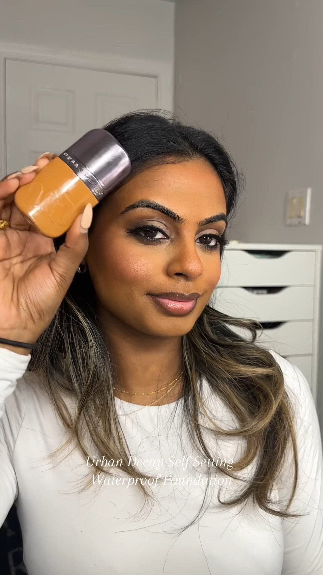 Do you see the coverage? THIS will be the foundation of the summer🙌🏽

Infused with skincare benefits of a serum and self-setting powder for a blurring effect, making it absolutely perfect for summer🔥 not to mention, I can also speak on how sweatproof it was for my last few events😍

#psimpressionss #udfacebond #urbandecay #sephora #foundation #summerfoundation #torontomua #brownskinfriendly #dryskinfriendly #brownskinmakeup #browngirl #torontomakeupartist #ugccreator #contentcreator