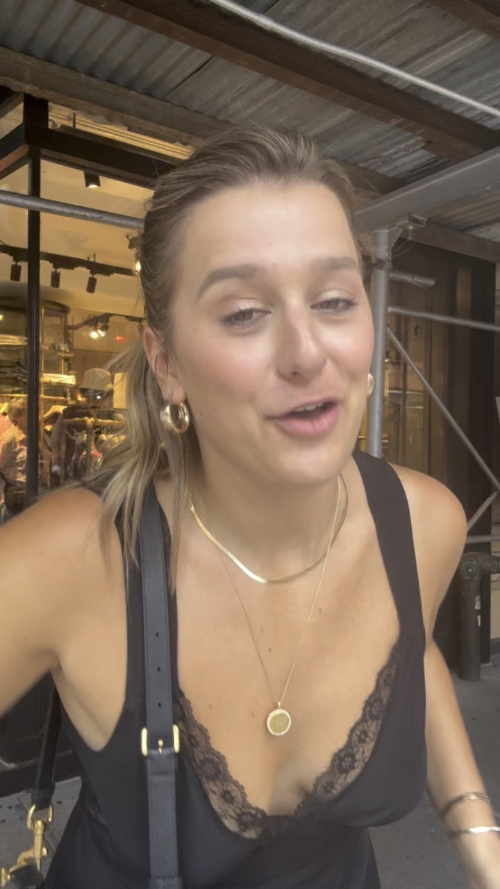 CHIC & SPORTY NY FIT 🩵

#LTKstyletip #LTKitbag #LTKshoecrush