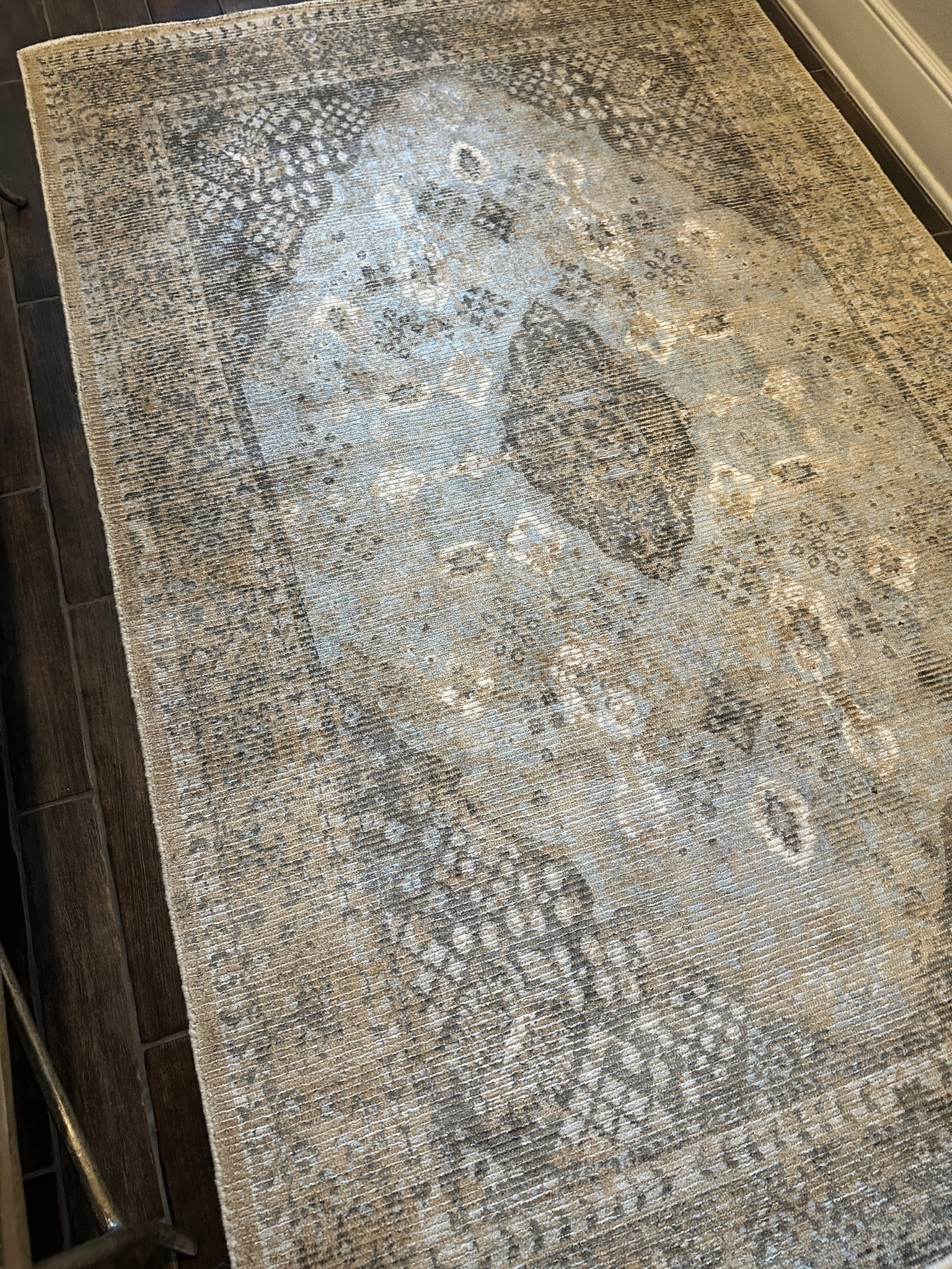 This new entry way rug is gorgeous and a great price! I may just get it for our living room. 9x12 for under $600. 

#LTKhome