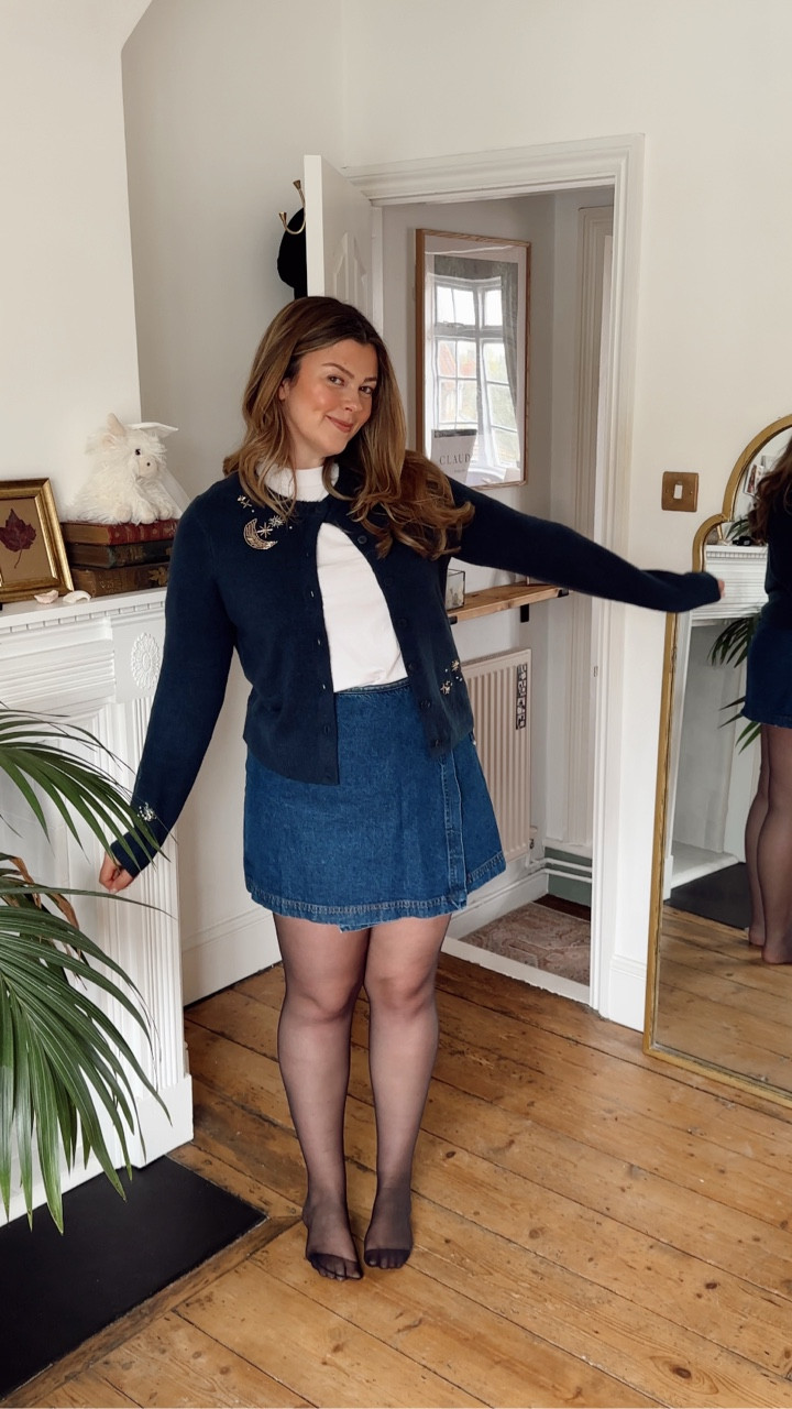 An #abercrombie haul full of cosy, comfy gems to add to my spring/summer wardrobe. I’m thinking keep the pinstripe trousers and the floaty dress…? 

#LTKmidsize #LTKuk #LTKspring