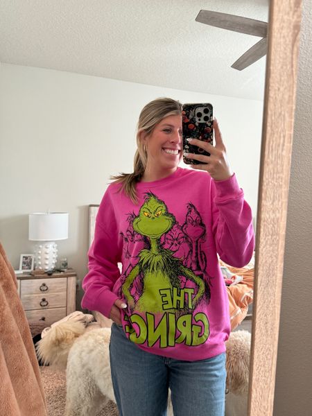 LOVE this hot pink Grinch Crewneck. Perfect for the holidays! Target has a bunch of great Grinch Crewnecks 


Christmas Sweater | Holiday Party | Grinch | Christmas Crewneck | Holiday Outfits 

#LTKparties #LTKSeasonal #LTKHoliday