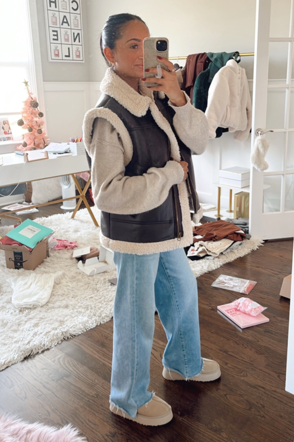 Faux leather shearling vest
Sale
Logan dad jeans
Uggs


#LTKSaleAlert #LTKFindsUnder50 #LTKStyleTip