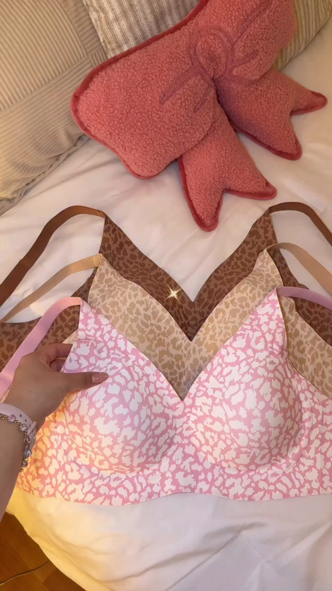 Soft, stretchy and comfortable in all the right ways. These jelly bras feel like a second skin and I’m obsessed with the leopard prints pink, brown and nude. @popilush 
Perfect for everyday wear without sacrificing comfort. 🤍

Comment Jelly bras 🔗
#popilushpartner #jellybras #softbra #comfybra