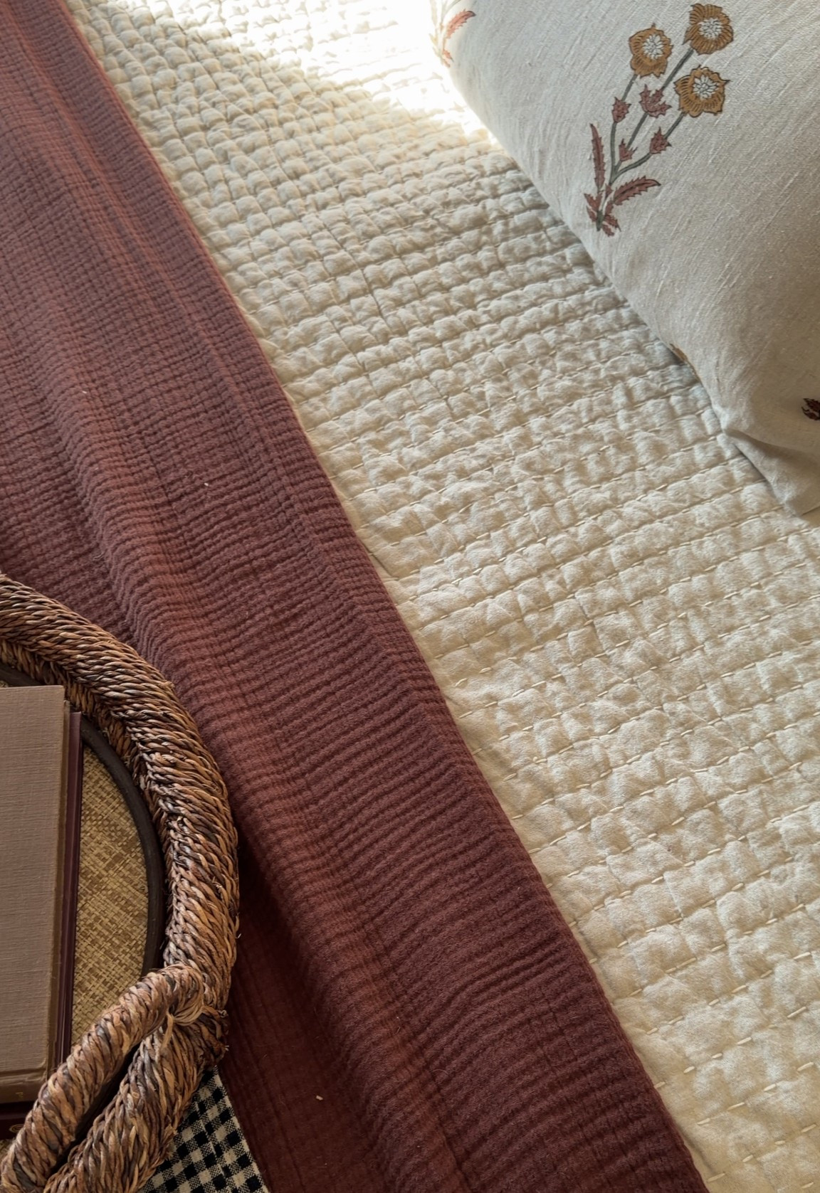 Layering my favorite warm neutrals from @onequince — airy linen quilt, soft bamboo sheets, and a gauze throw that makes the whole bed feel effortless. Simple, cozy, and always works. #quincepartner

#LTKHome #LTKSeasonal