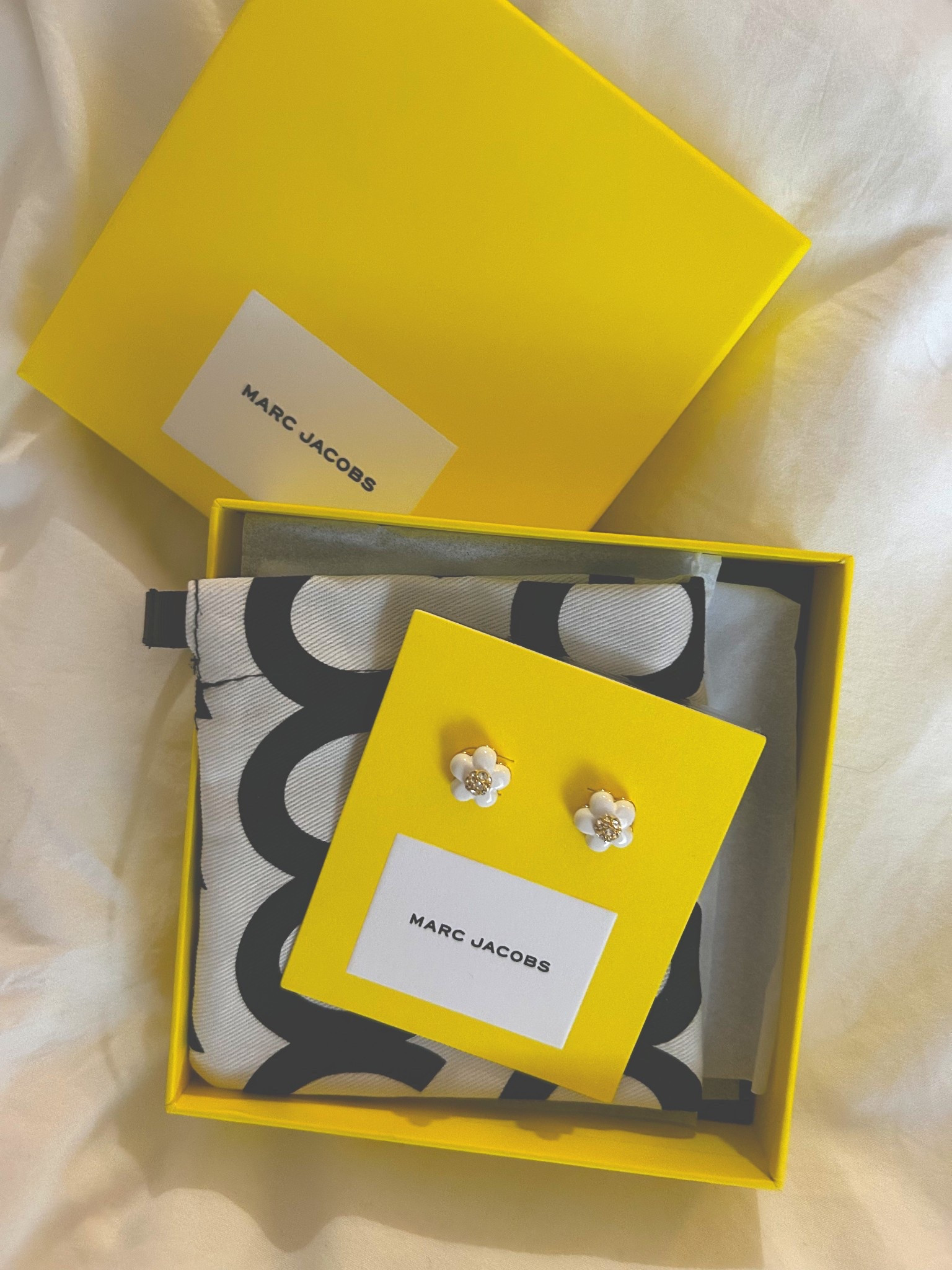 My husband got me these Daisy stud earrings for Christmas and I love them 🥹🌼♥️

Marc Jacobs the Daisy stud earring
Jewelry 
Gifts for her
Valentine’s Day gifts 

#LTKgrwm #LTKFindsUnder50 #LTKGiftGuide