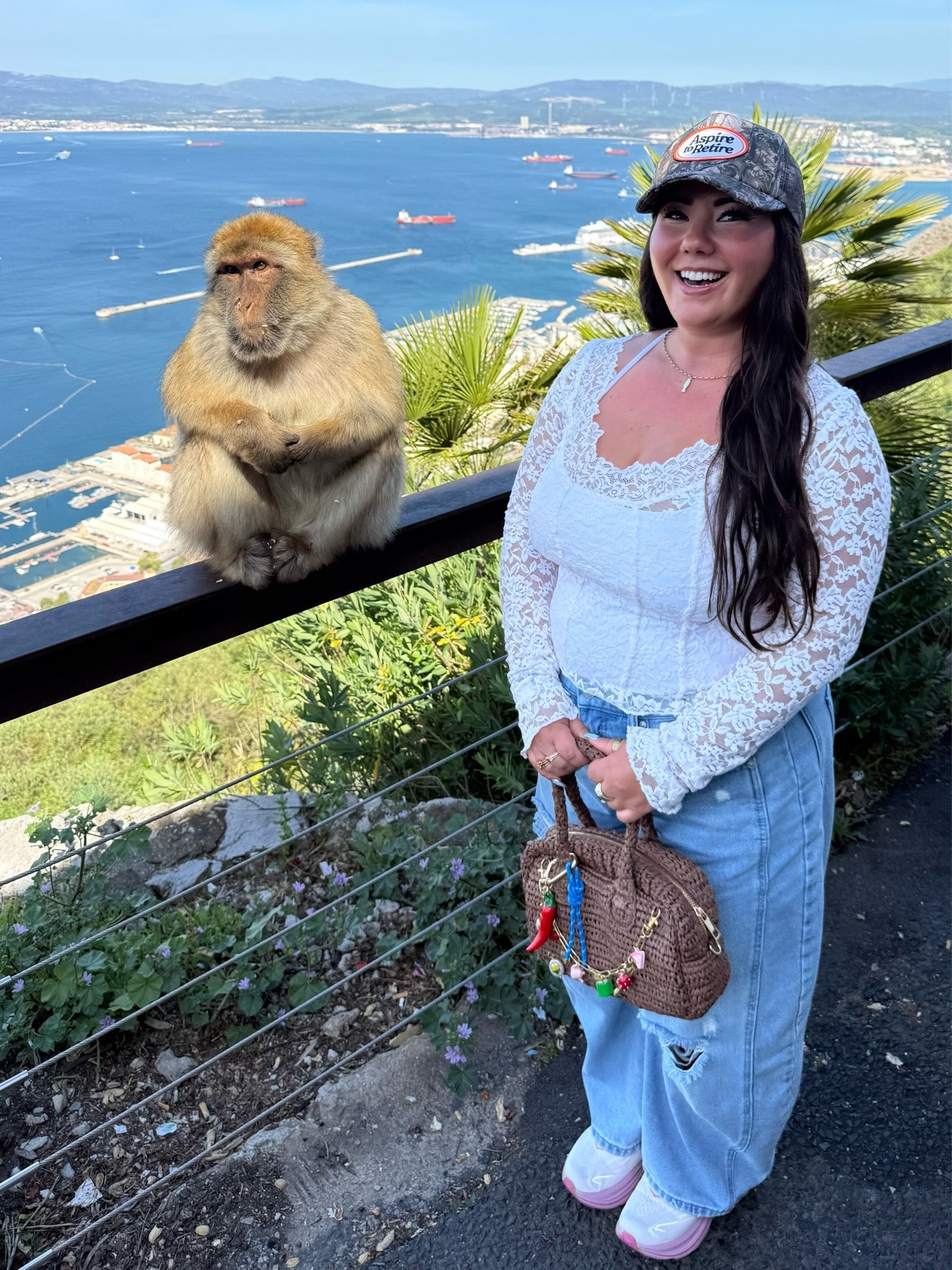 when in 📍Gibraltar 🇬🇧🐒

love these jeans!! wearing a size 12
i’m 5’1”, 170lbs, 36DD