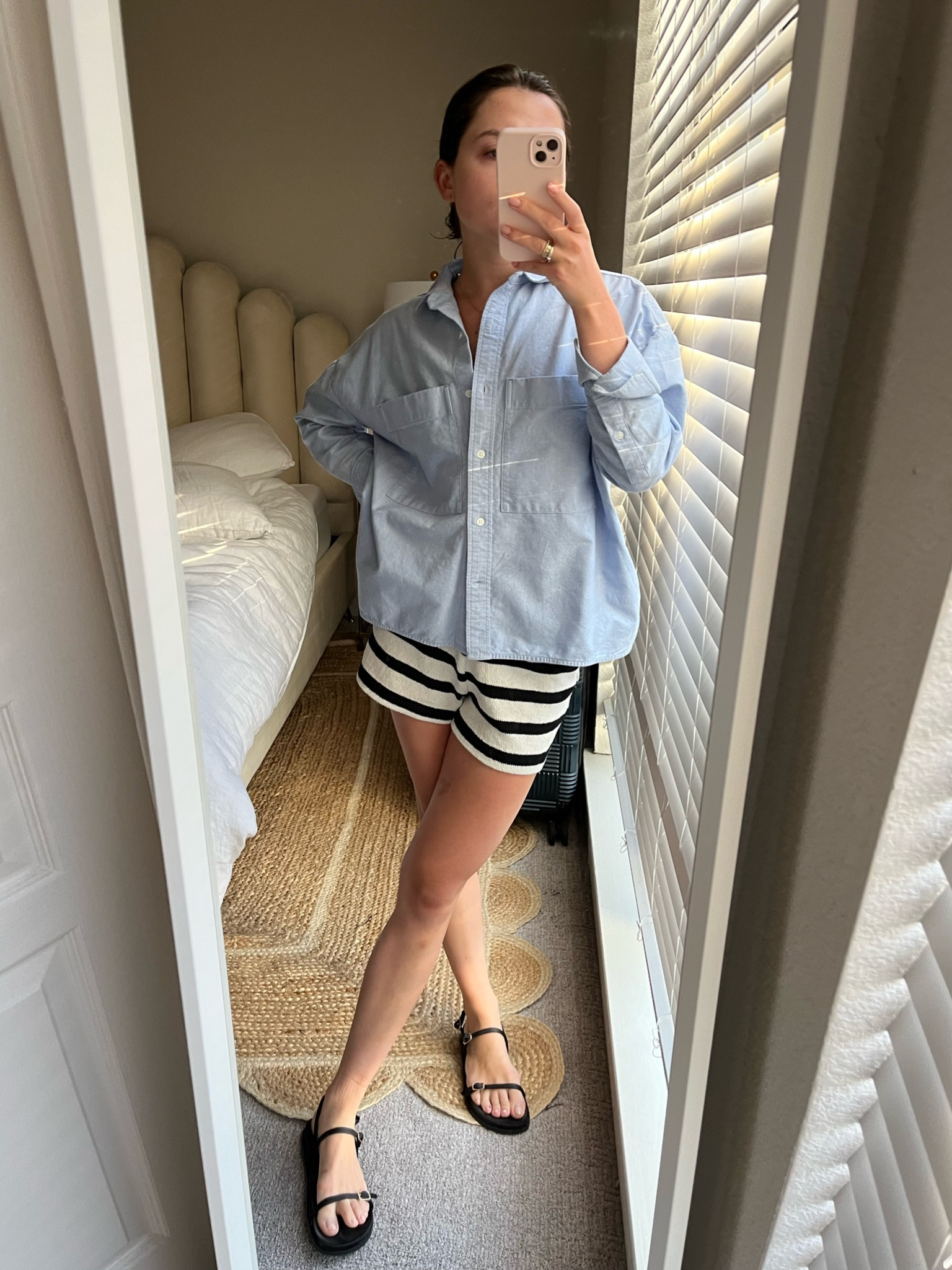 @everlane Boxy Oxford 🫶🏻🫶🏻

#LTKstyletip #LTKFind #LTKunder50