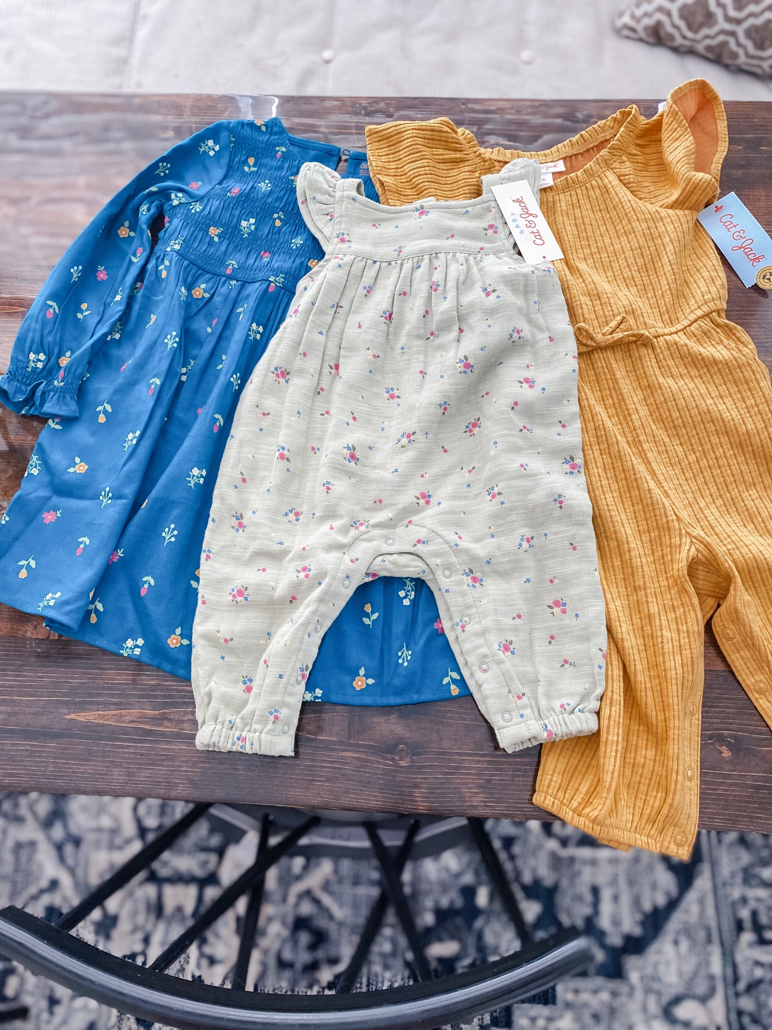 GIRL MOMS! Scored the cutest coordinating outfits at Target today that will be PERFECT for fall family pictures. Pictures that I’m scheduling ASAP because picking out outfits just got waaayy less stressful. 😆👏🏼

#LTKfamily #LTKFind #LTKkids