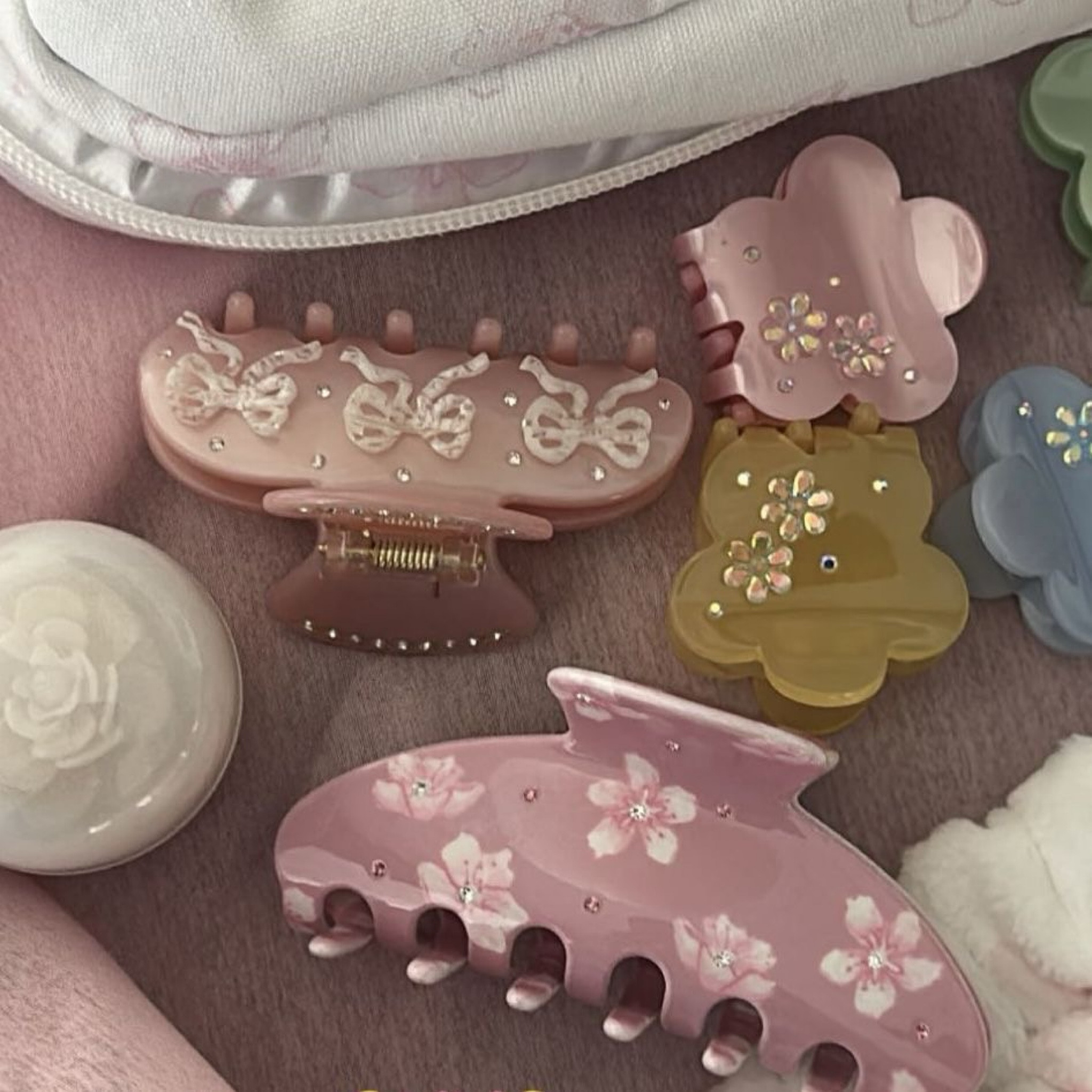 emi jay collection🎀✨ #emijayinc #emijay #clips #clawclips #trinkets #aesthetic #makeuplayout #pinterest #pinterestgirl #ribbon #lace

#LTKbeauty #LTKeurope #LTKxSephora