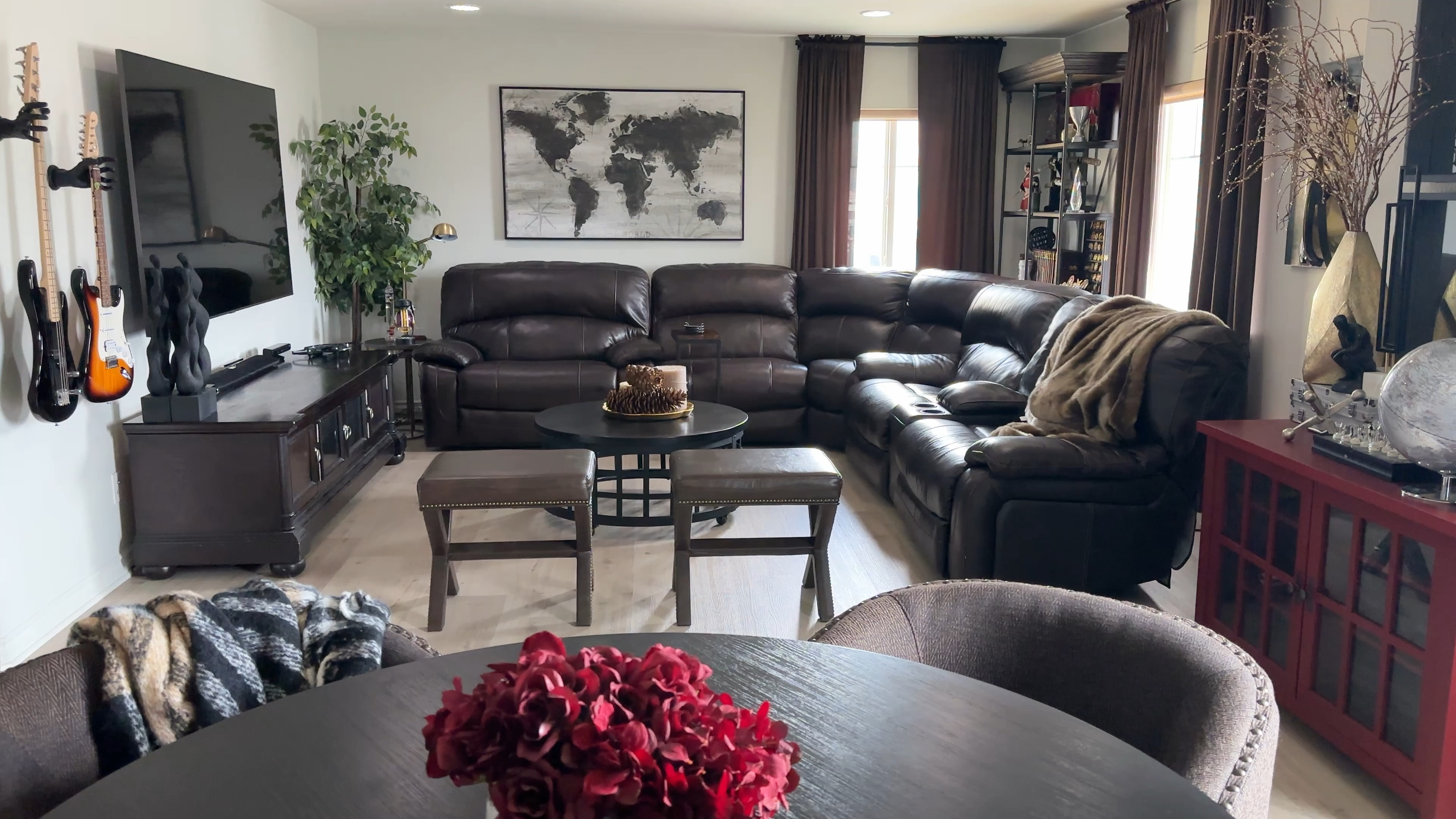 The latest YouTube video is up on the channel now for full viewing of the entire space. Here are some of the items shared in the video, LINKED. 




#LTKMens #LTKHome #LTKVideo