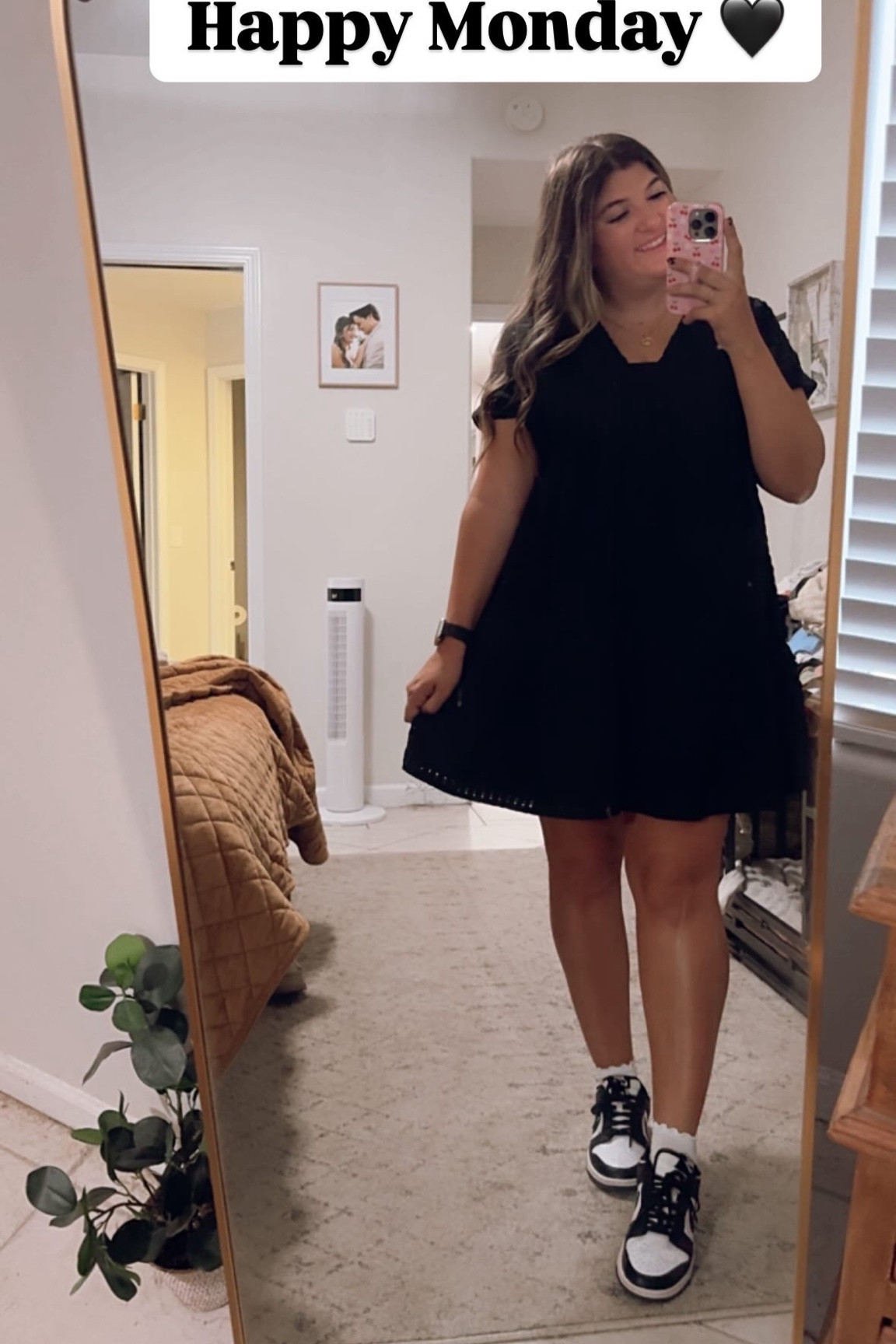 Happy Monday 🖤🤍