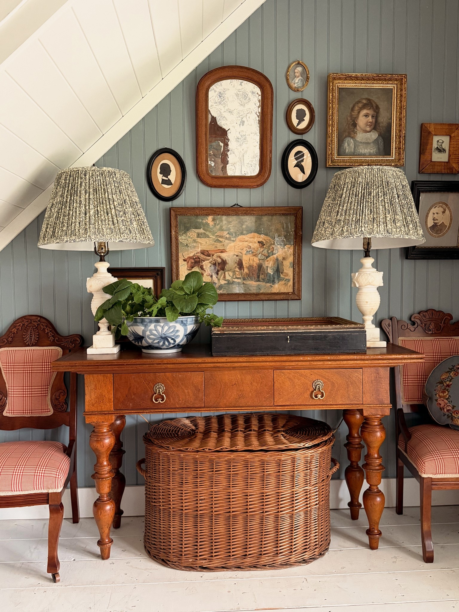 Cozy home: see my instagram for the bowls: @lizmariegalvan 