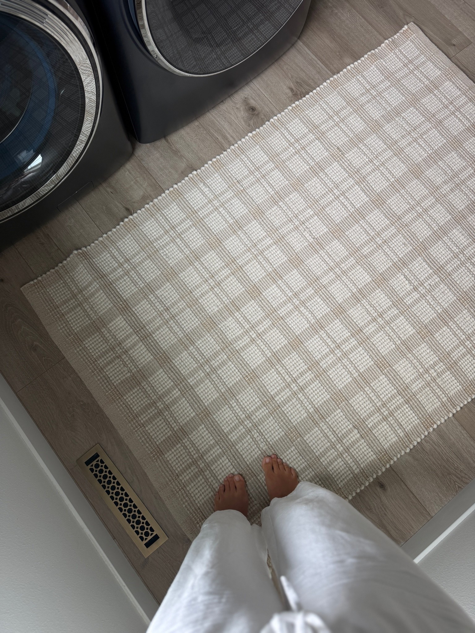 Obsessed with this rug 😍

#LTKHome #LTKSaleAlert