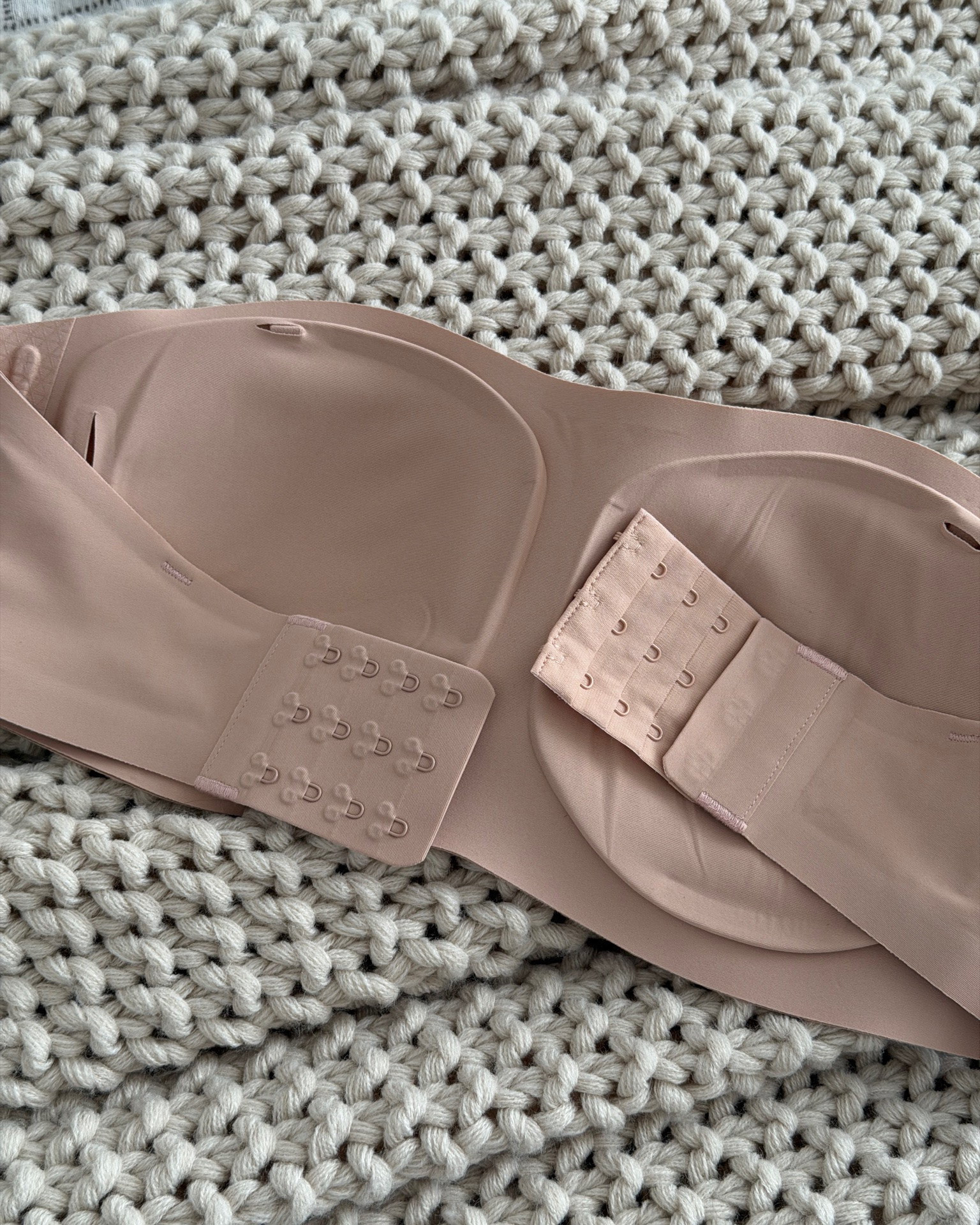 This is the strapless bra I have been on the hunt for for years!!!! It has no wire! Super comfy and unnoticeable under a loose dress which is exactly what I need it for. PLUS it comes with the band extender! So perfect for pregnant and breast feeding moms!

#LTKmomlife