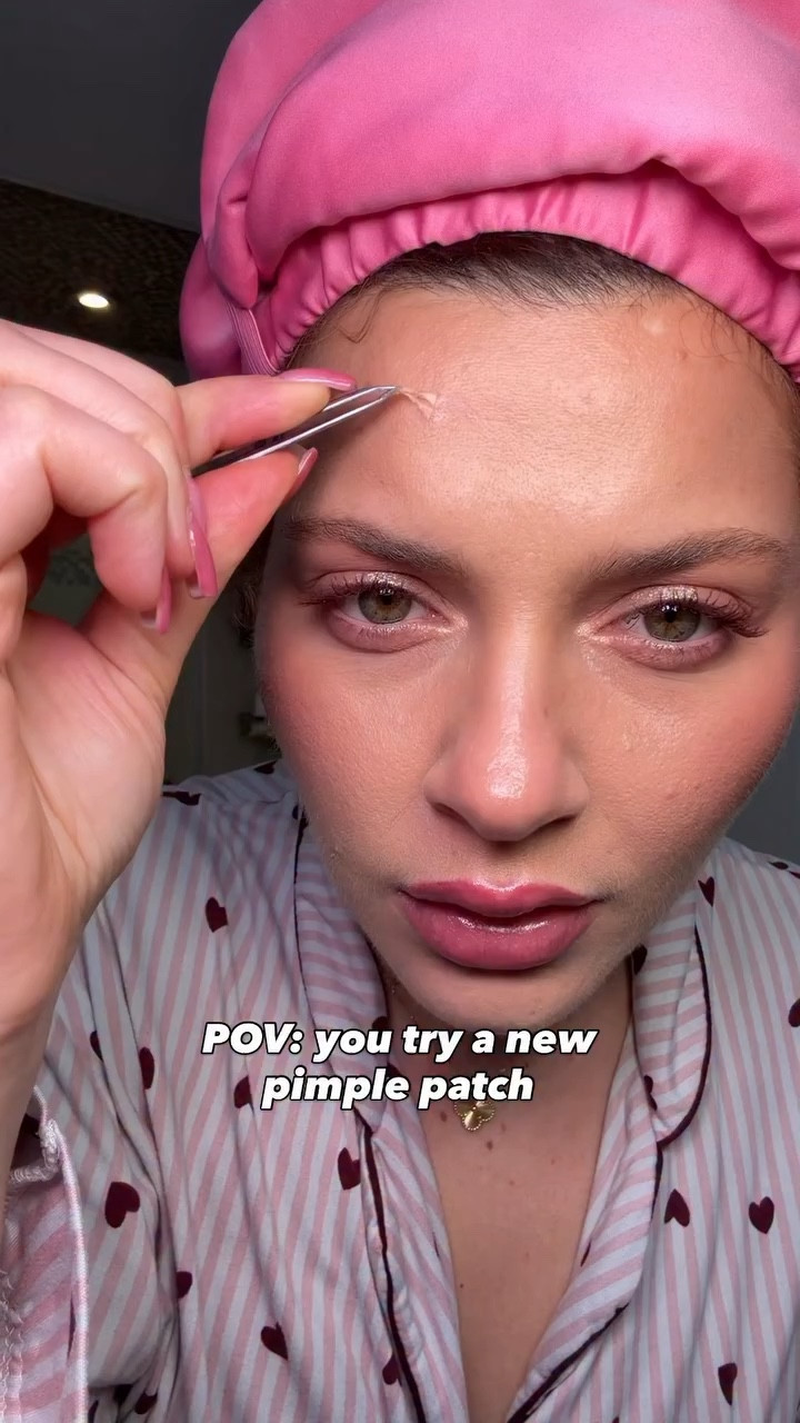 bad skin week, so I’m documenting it 📣

i picked up the @fentyskin blemish defeat’r during the last @sephora sale and didn’t really need it until… this week?? it was a NEED. The way it sits under makeup🤏🤏🤏so flat

i still love @theinkeylist patches for no-makeup days / overnight because they’re so thin, but this is my new go-to for under a full beat 💄

if you wanna try it, i’ll send the link + my fave patches—just comment “PEEL”

now go wash your face. goodnight @keypbeautiful #KEYPasleep 💤

#acneprone #blemishes #pimplepatch