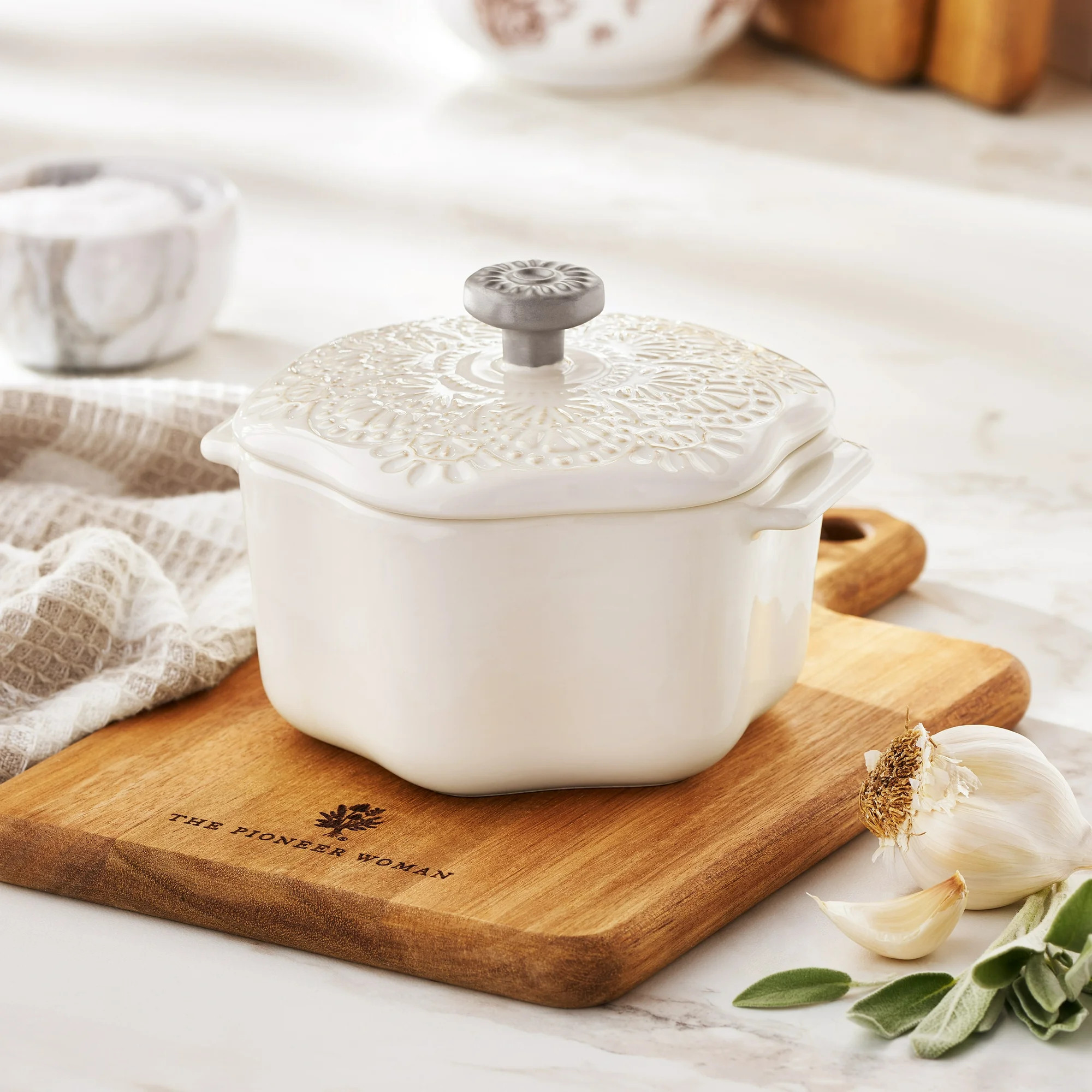The Pioneer Woman Stoneware 2 Cup Snowflake Cocotte with Lid, White | Walmart (US)