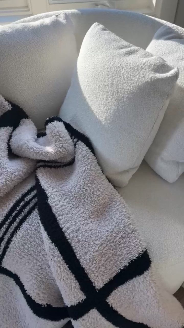 I’ve had this swivel chairs for years and love it! #stylinbyaylin #aylin #walmarthome

#LTKootd #LTKHome