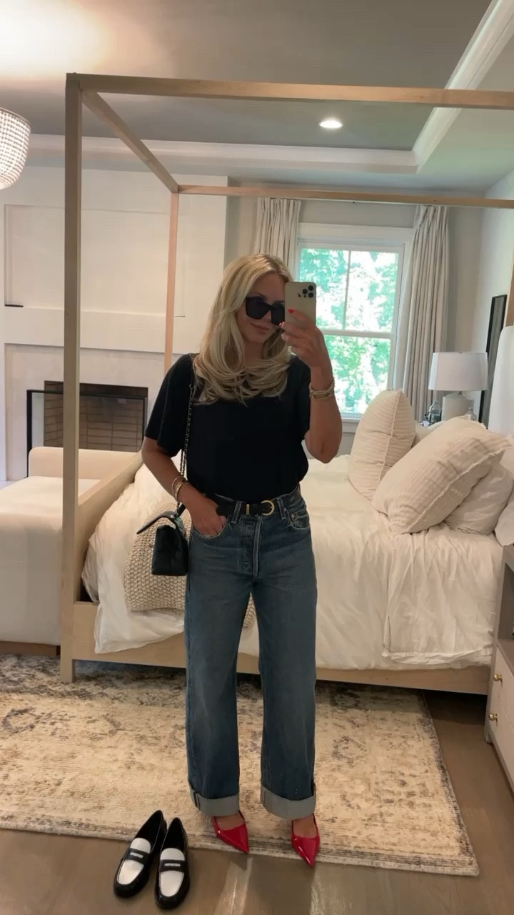 Loafers - black and white 
Cuffed denim 